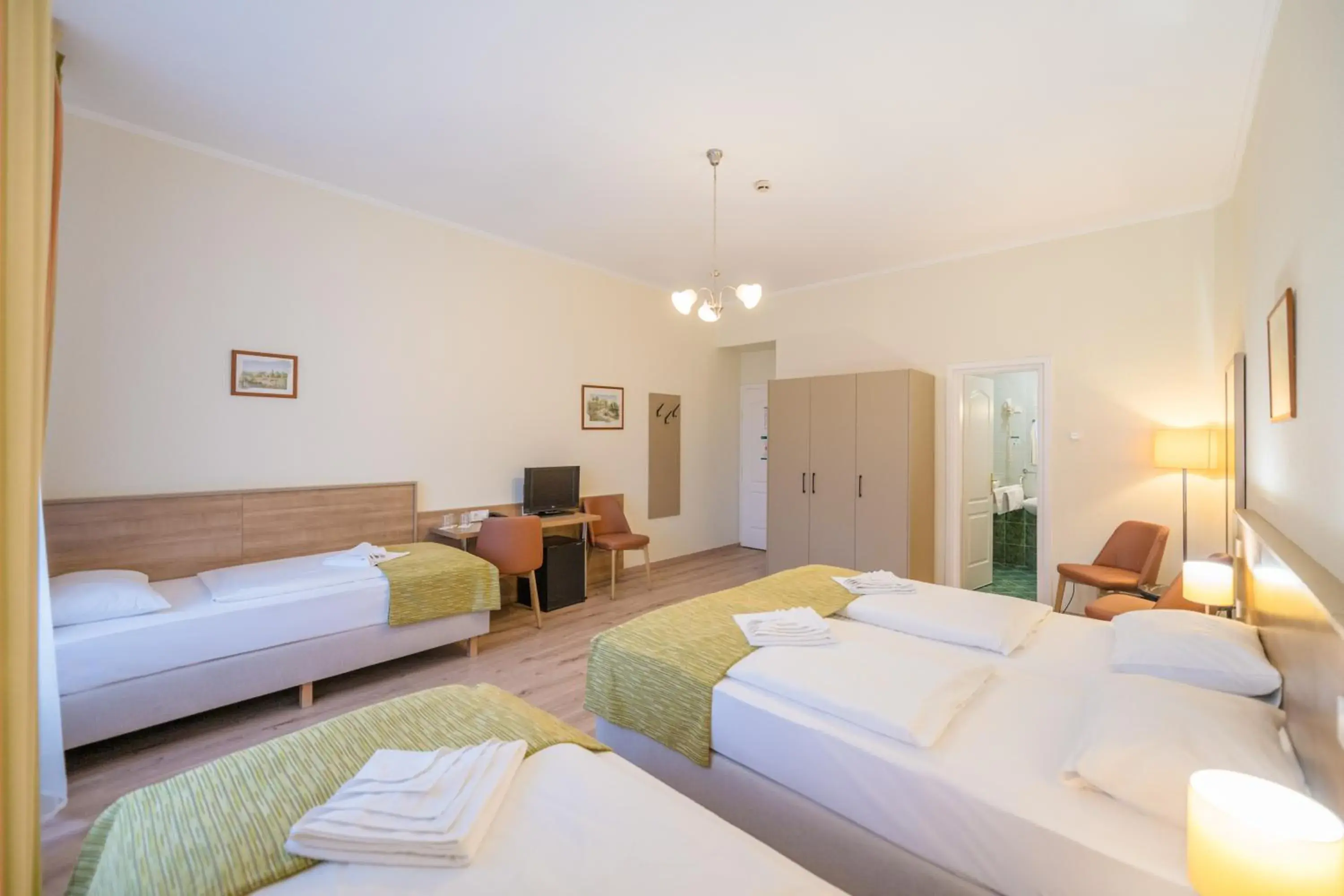 Bed in Baross City Hotel - Budapest Bed in Baross City Hotel - Budapest