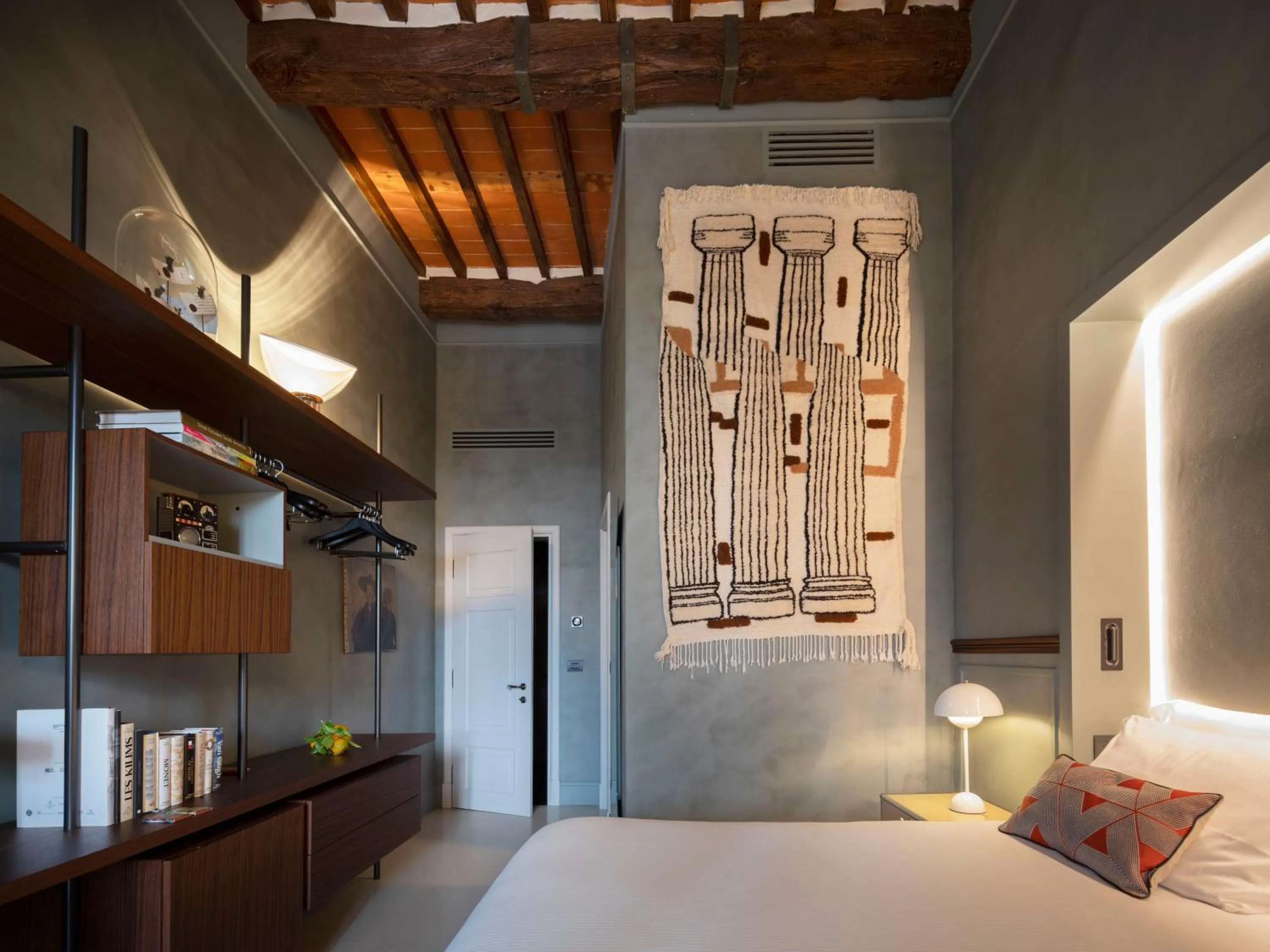 Photo of the whole room, Bed in Paradis Pietrasanta