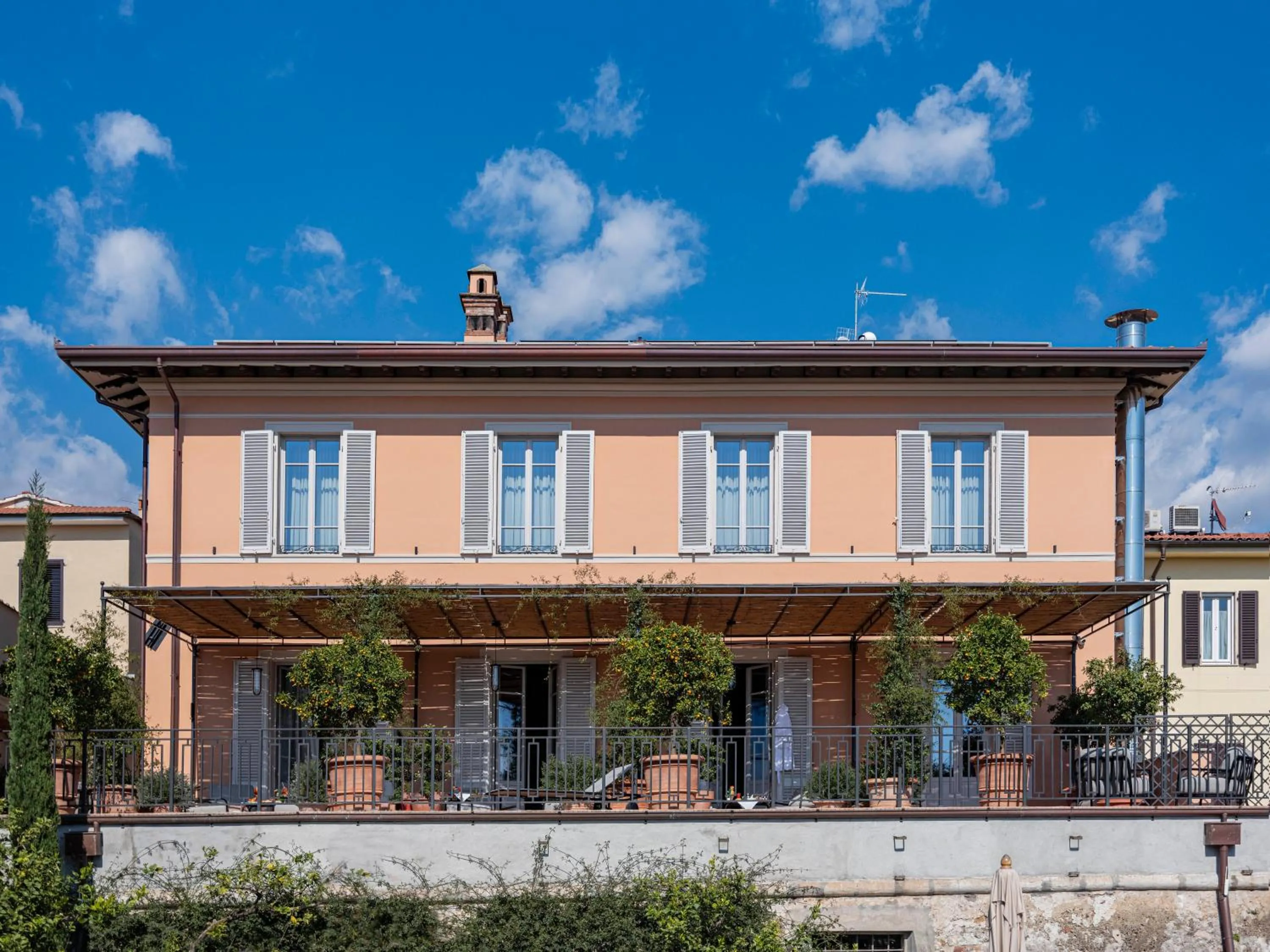 Property building in Paradis Pietrasanta