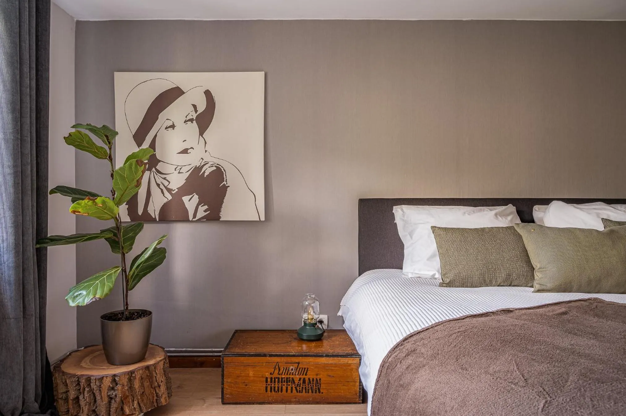 Bedroom, Bed in Cent Trente