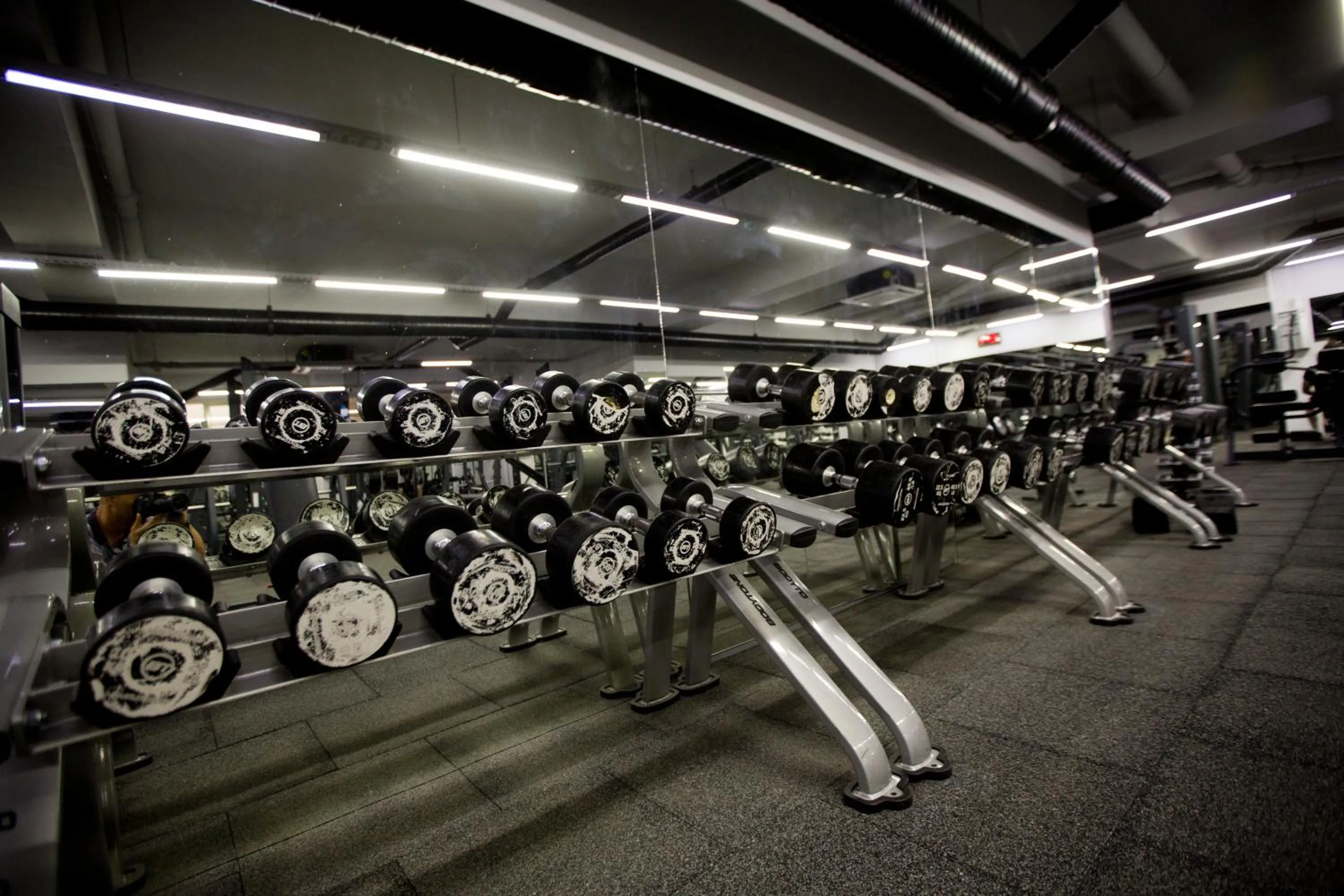Fitness centre/facilities in Kristal Inn Hotel