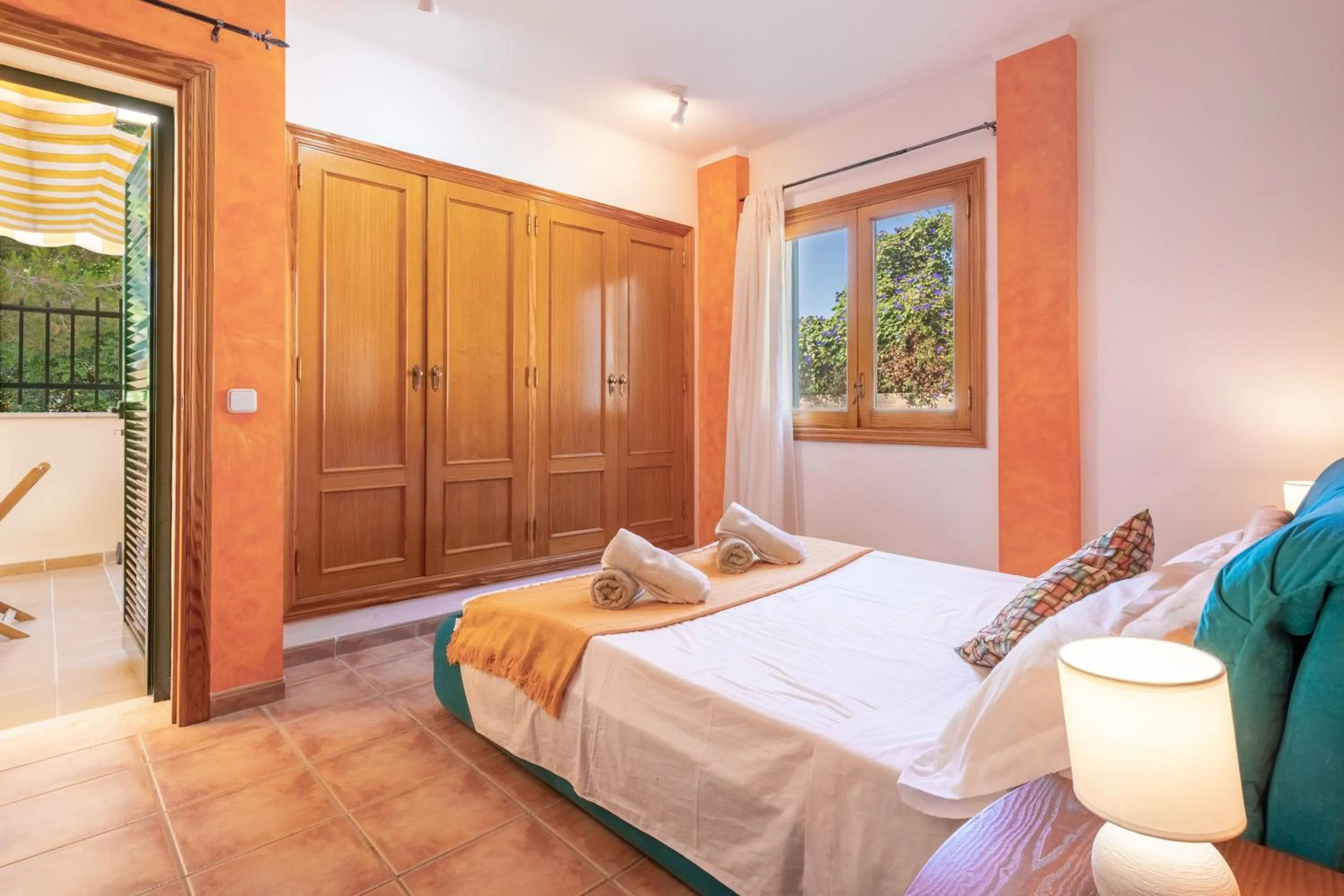 Property building, Bed in Santa Eulalia