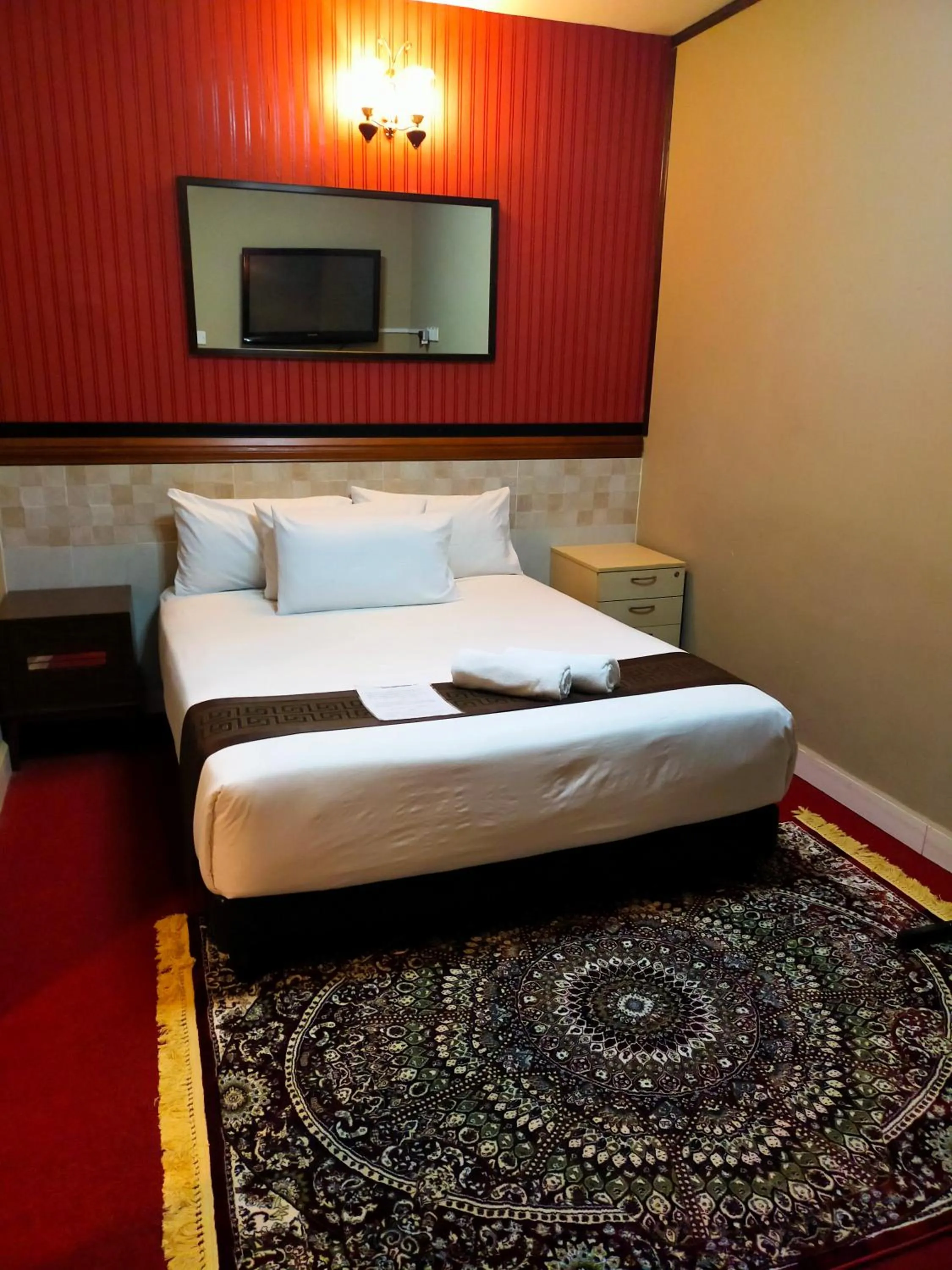 Bed in HOTEL SRI IMPIAN