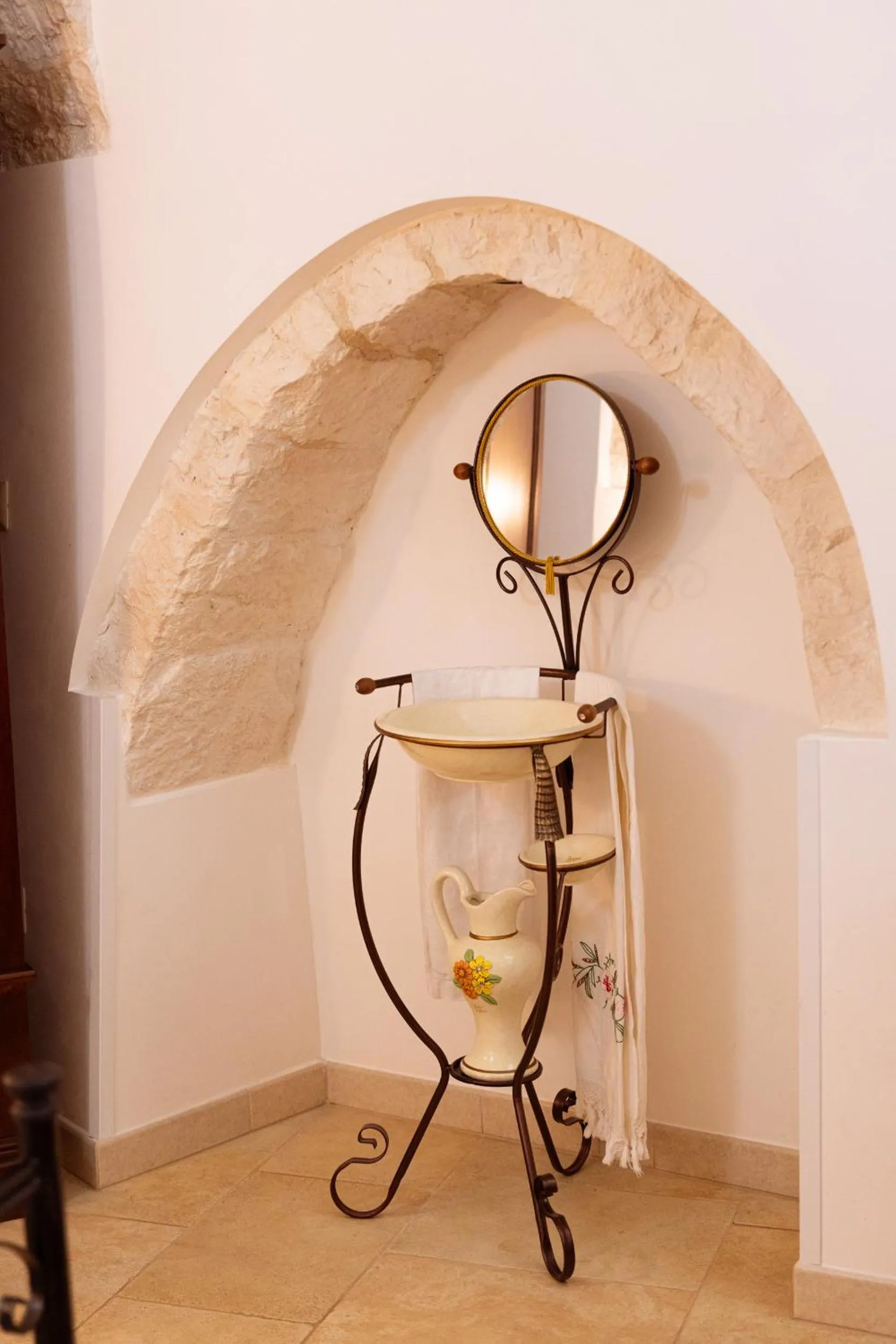 Decorative detail in Quei Trulli Divini