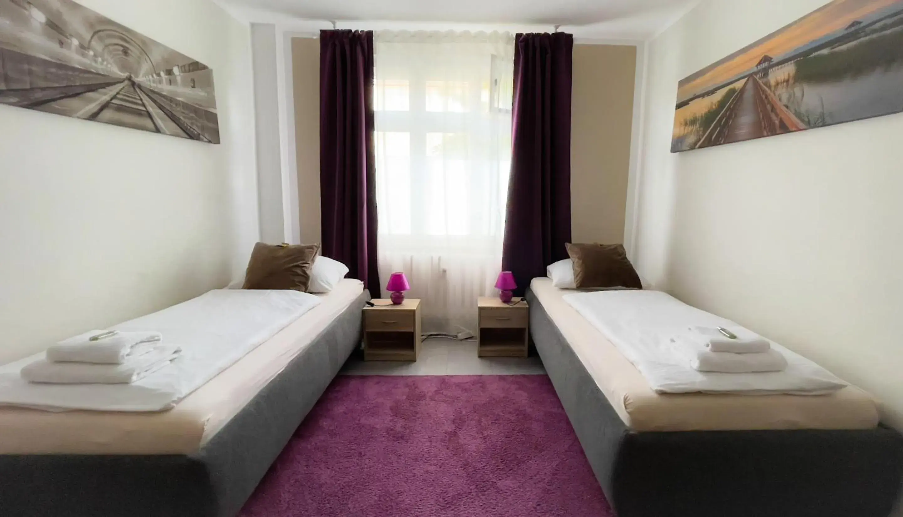 Superior Twin Room - single occupancy in MOTEL DARIA Hennigsdorf Berlin Superior Twin Room - single occupancy in MOTEL DARIA Hennigsdorf Berlin