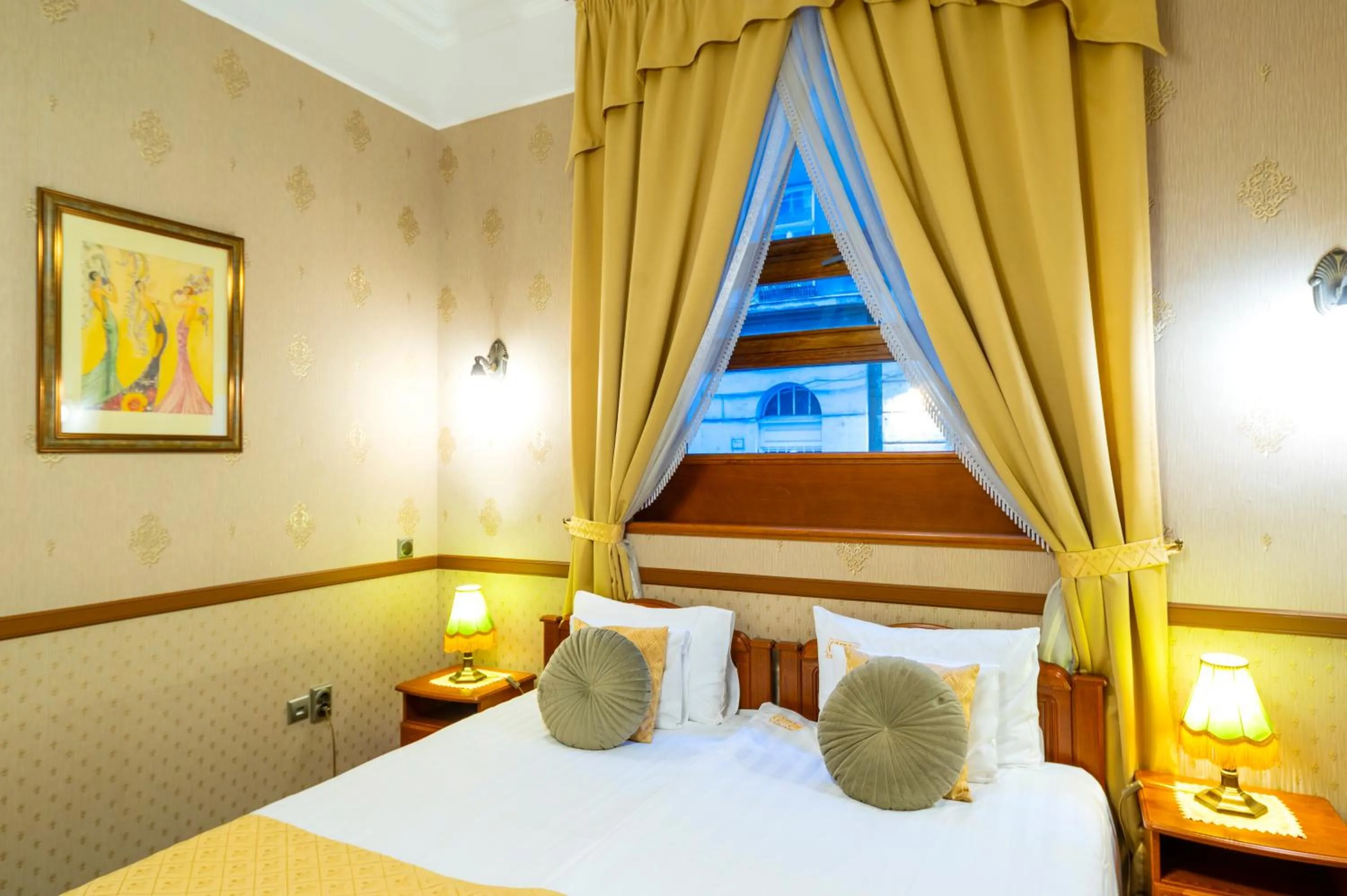 Bed in Cotton House Hotel Budapest