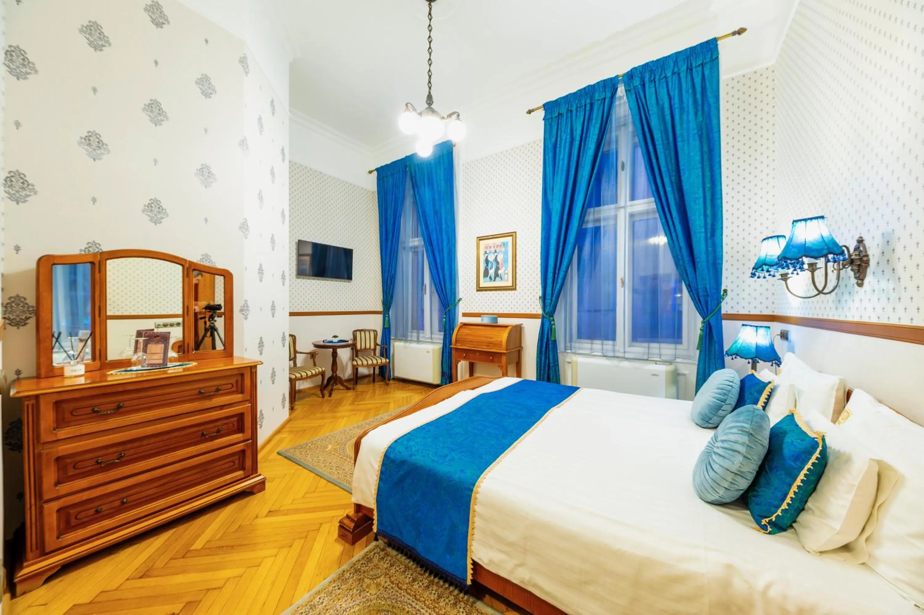 Bedroom, Bed in Cotton House Hotel Budapest