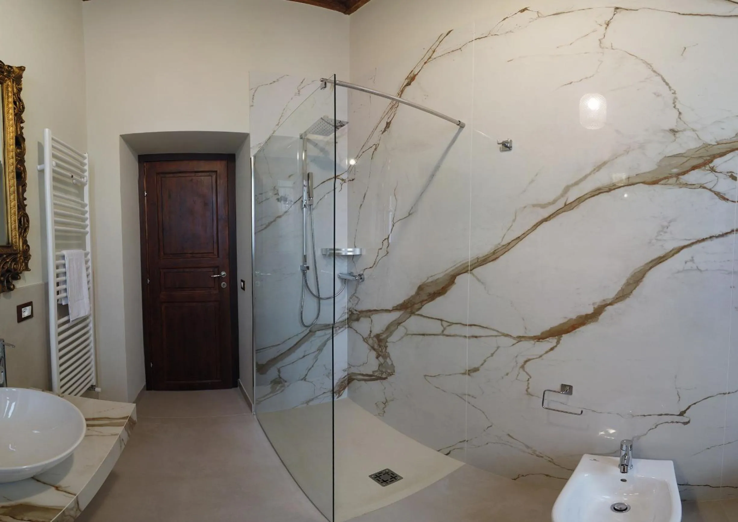 Shower in Palazzo Forlani