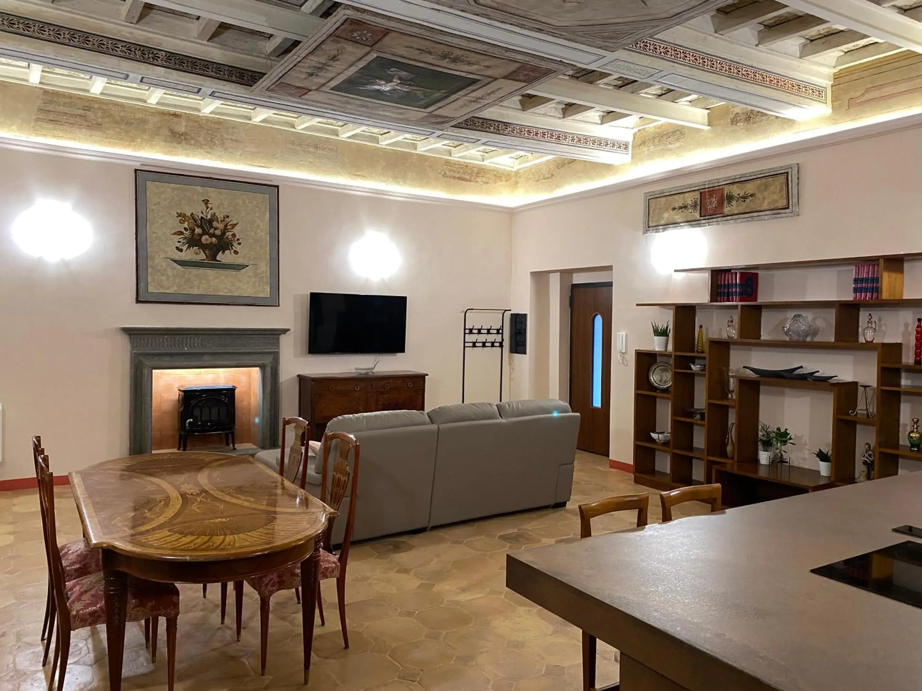 Two-Bedroom Apartment in Palazzo Forlani Two-Bedroom Apartment in Palazzo Forlani