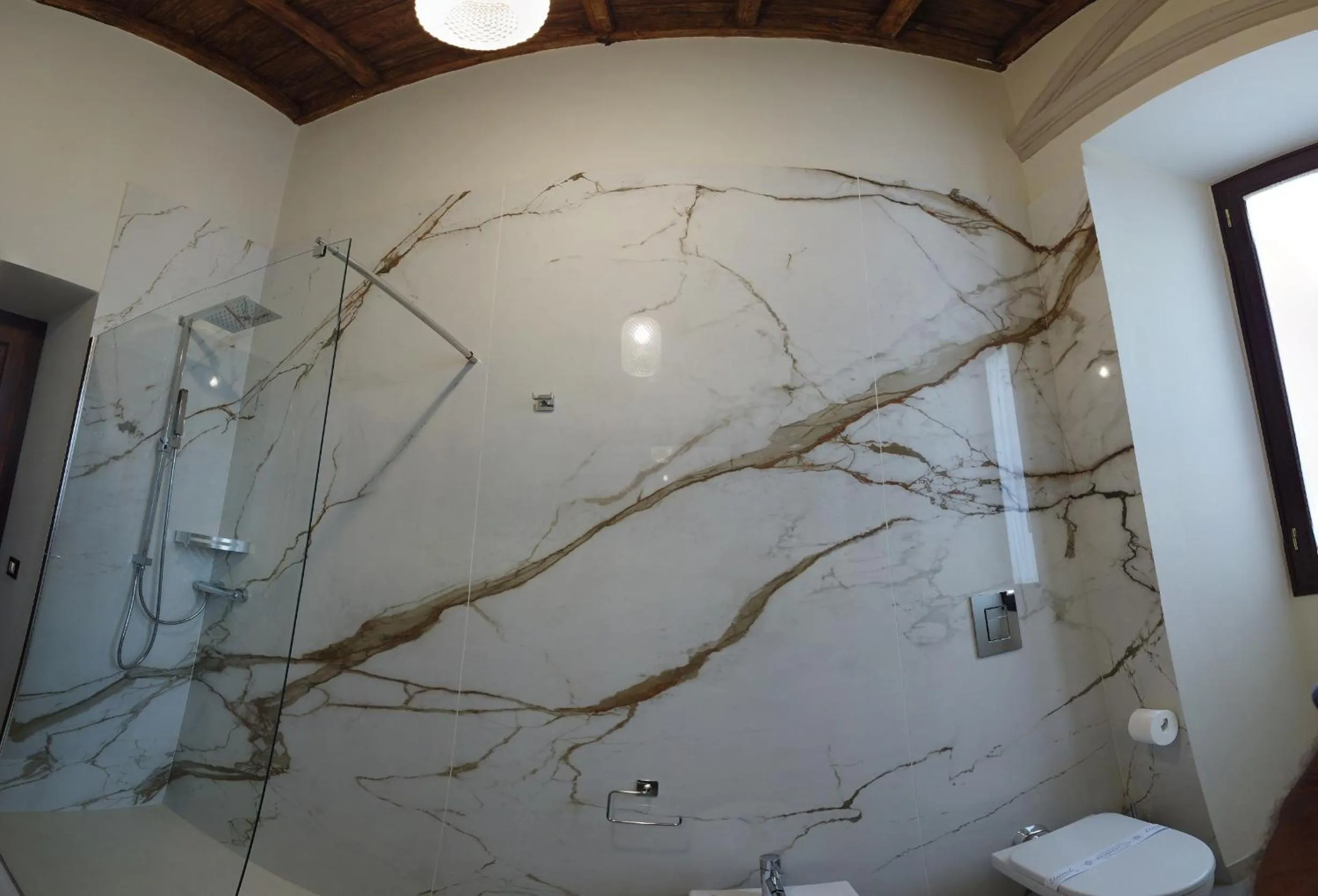 Bathroom in Palazzo Forlani