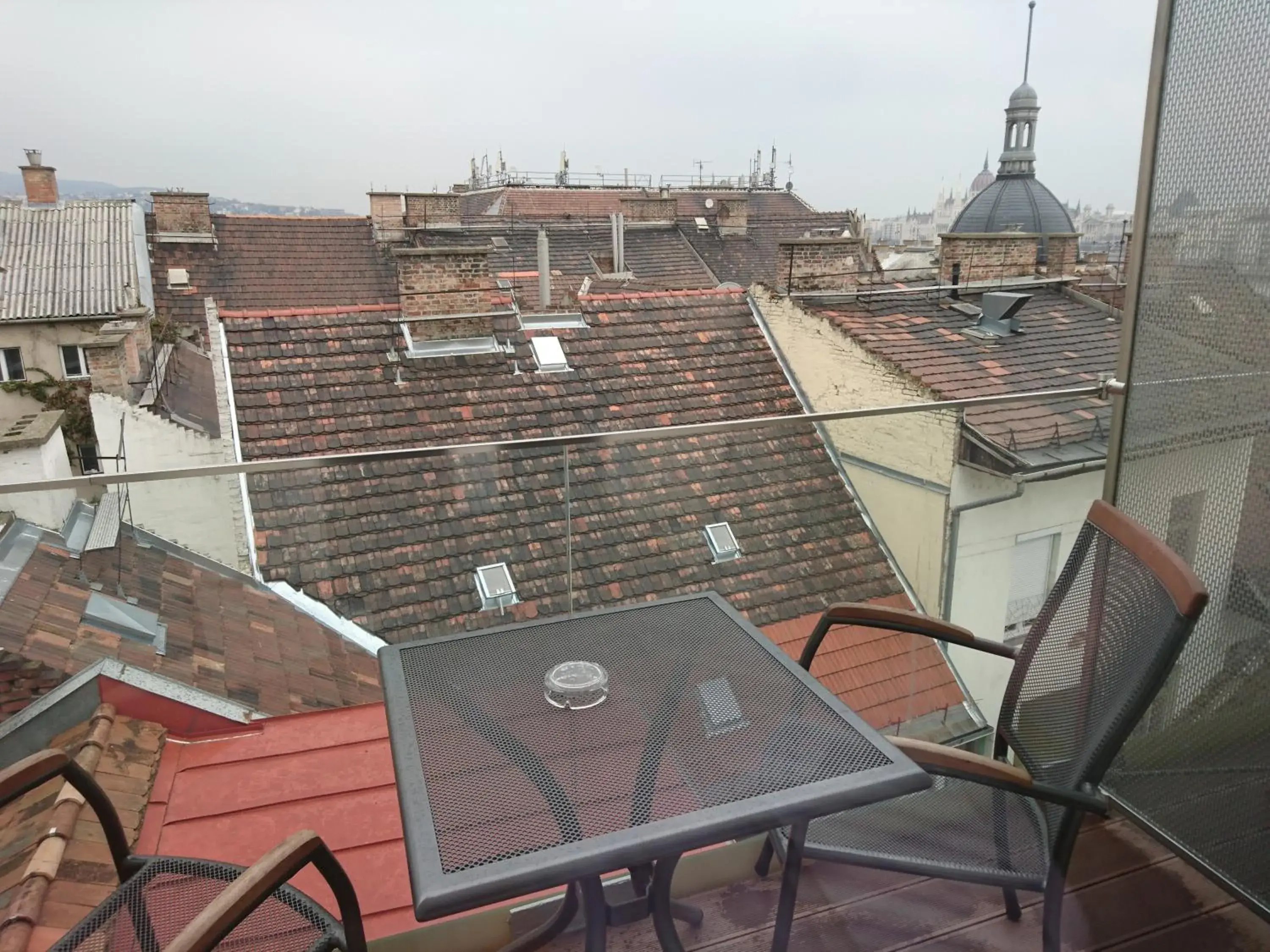 Balcony/Terrace in Exe Carlton Hotel Budapest