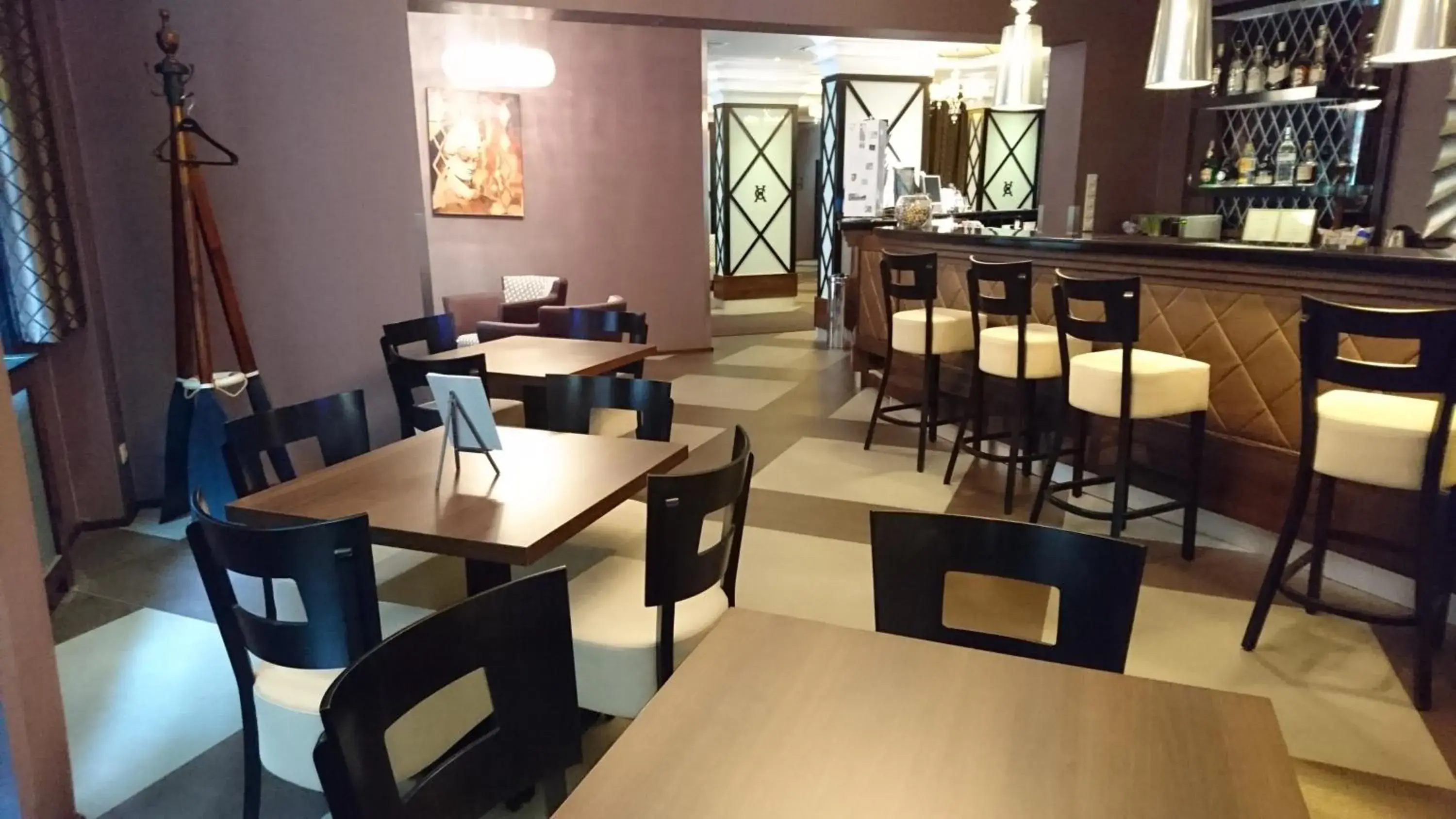 Lounge or bar, Restaurant/Places to Eat in Exe Carlton Hotel Budapest