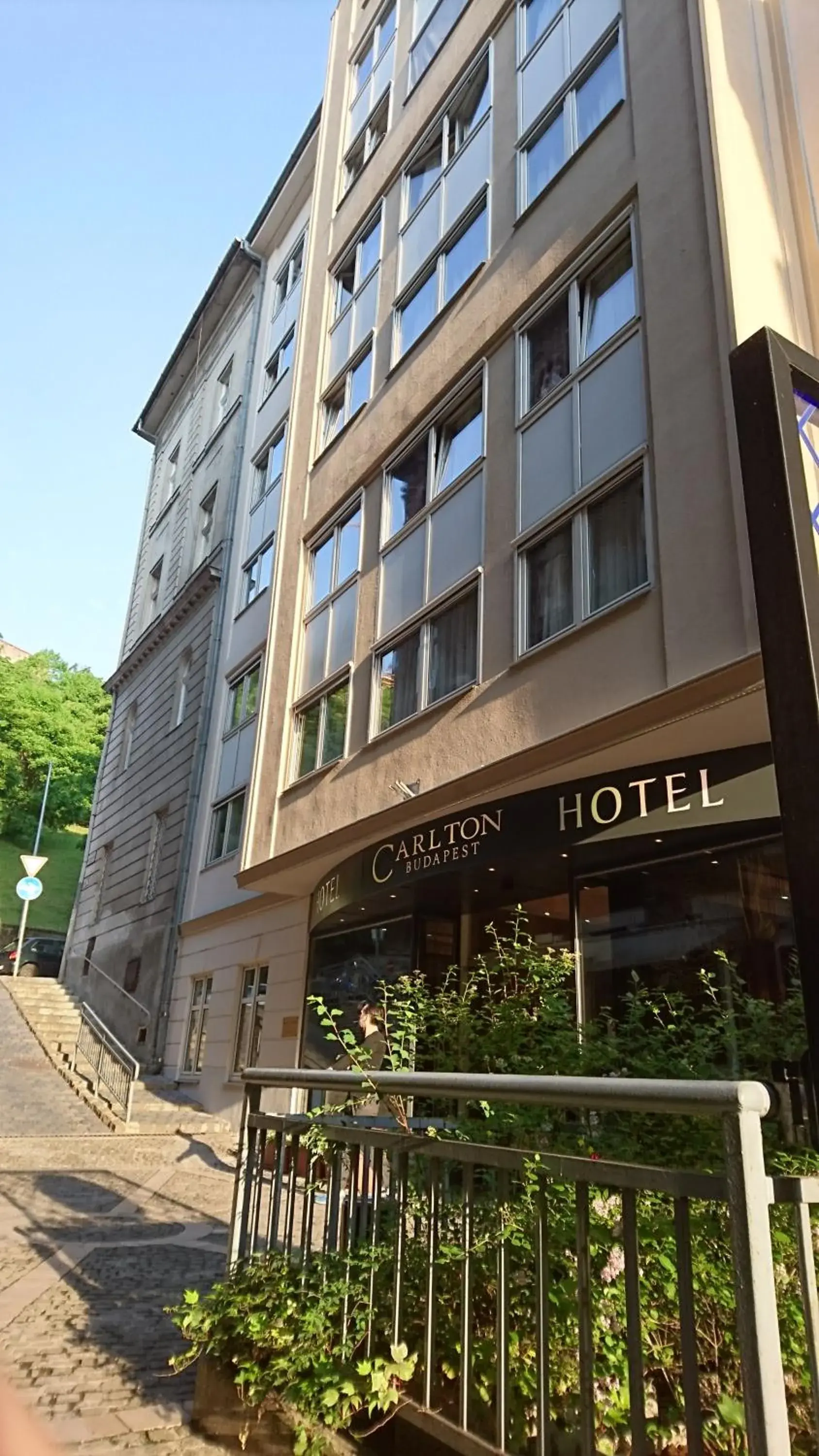 Facade/entrance, Property Building in Exe Carlton Hotel Budapest