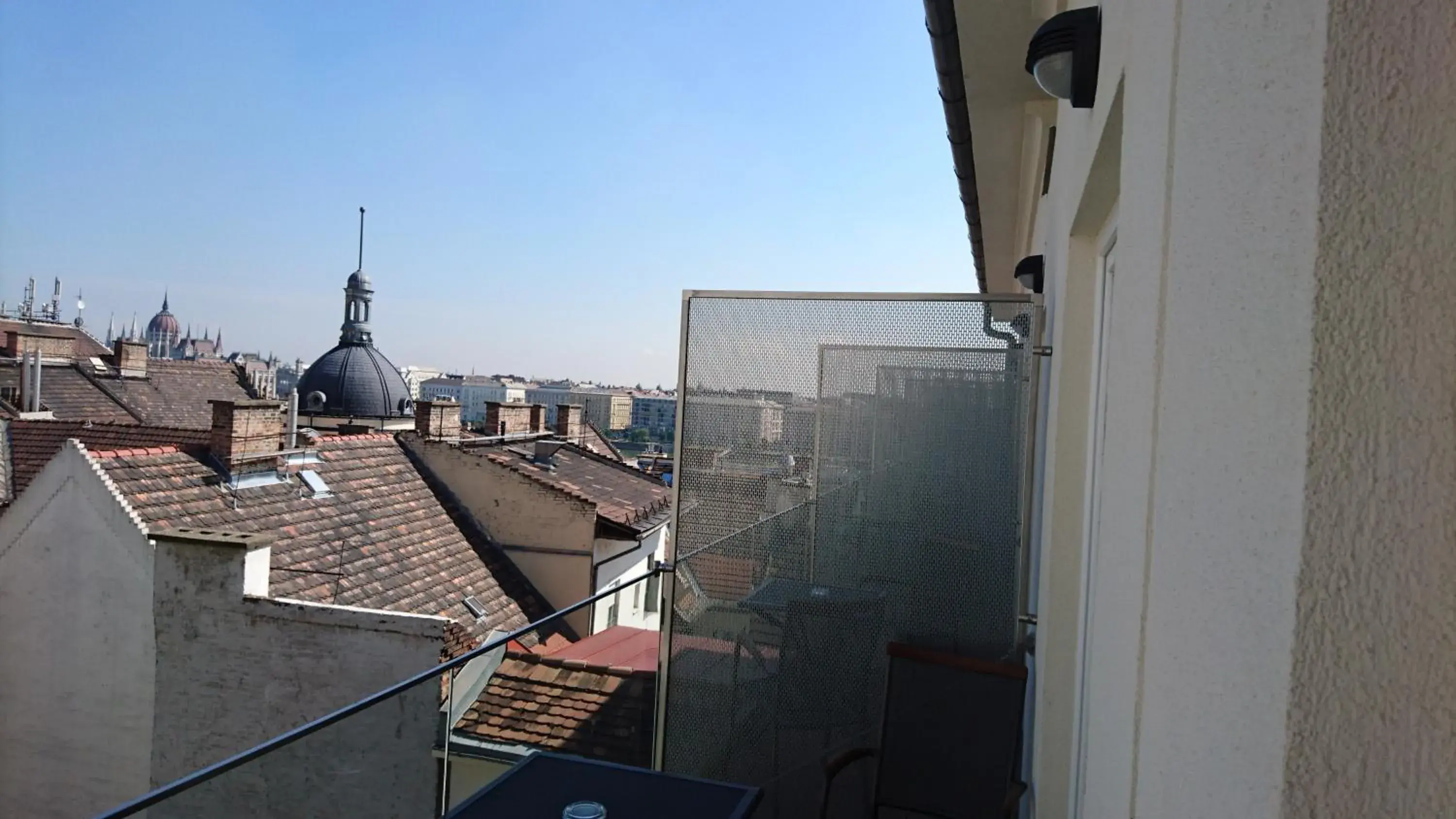 Balcony/Terrace in Exe Carlton Hotel Budapest