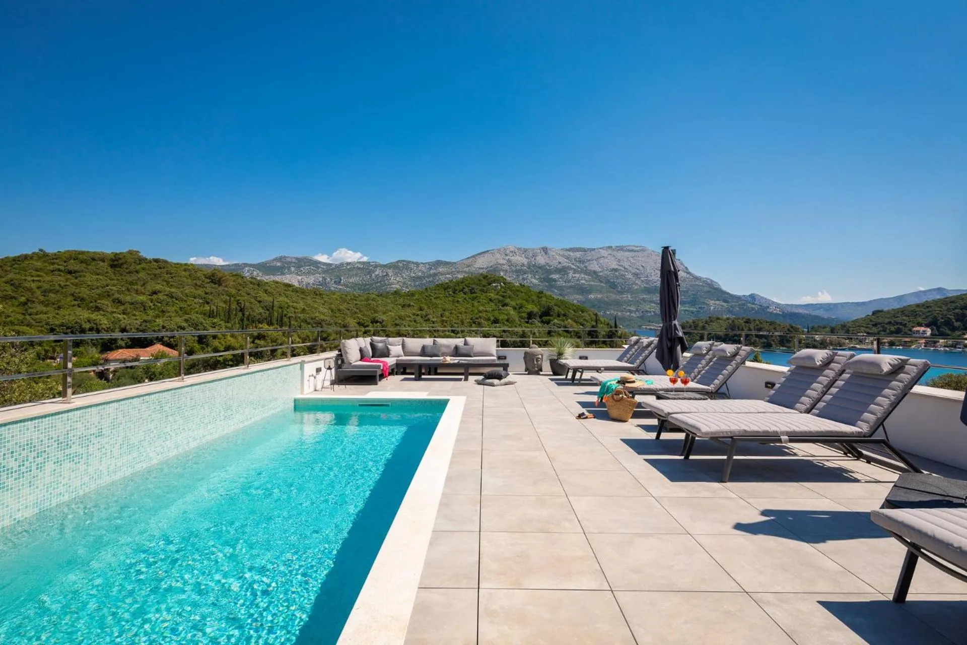 Swimming pool in Villa Buddha Bay