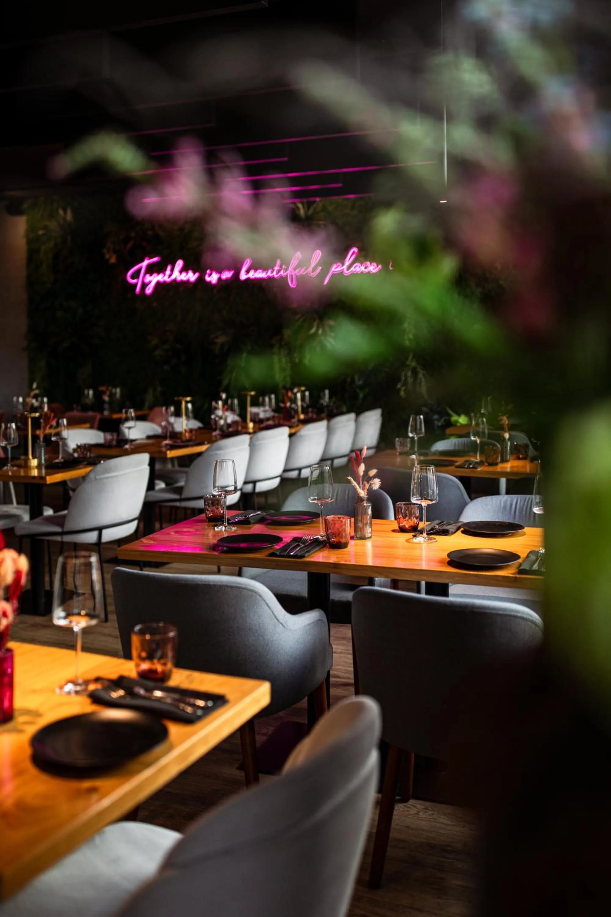 Restaurant/places to eat in Emily Hotel Leipzig Neue Messe