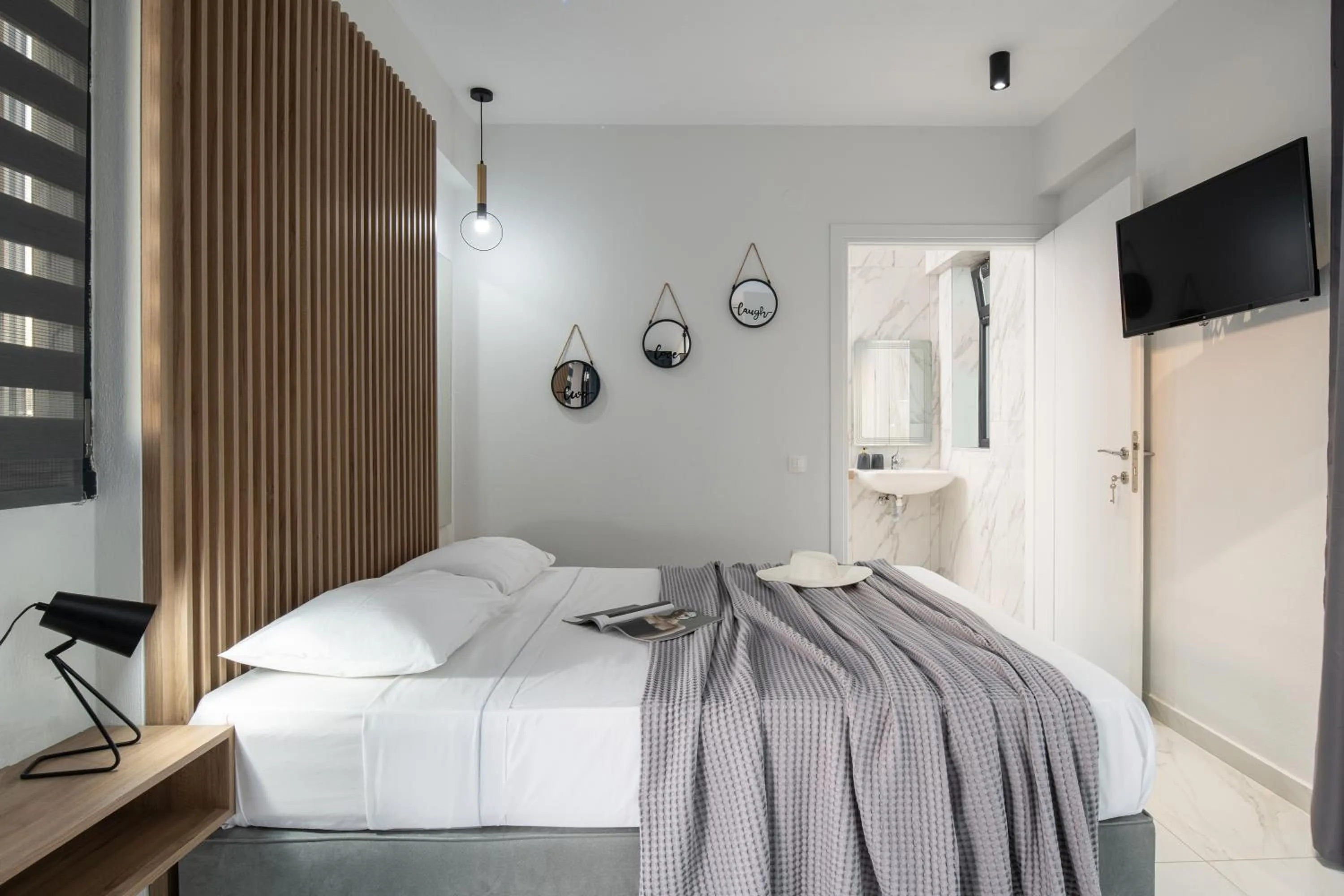 Bed in San Giorgio Apartments Nikiti