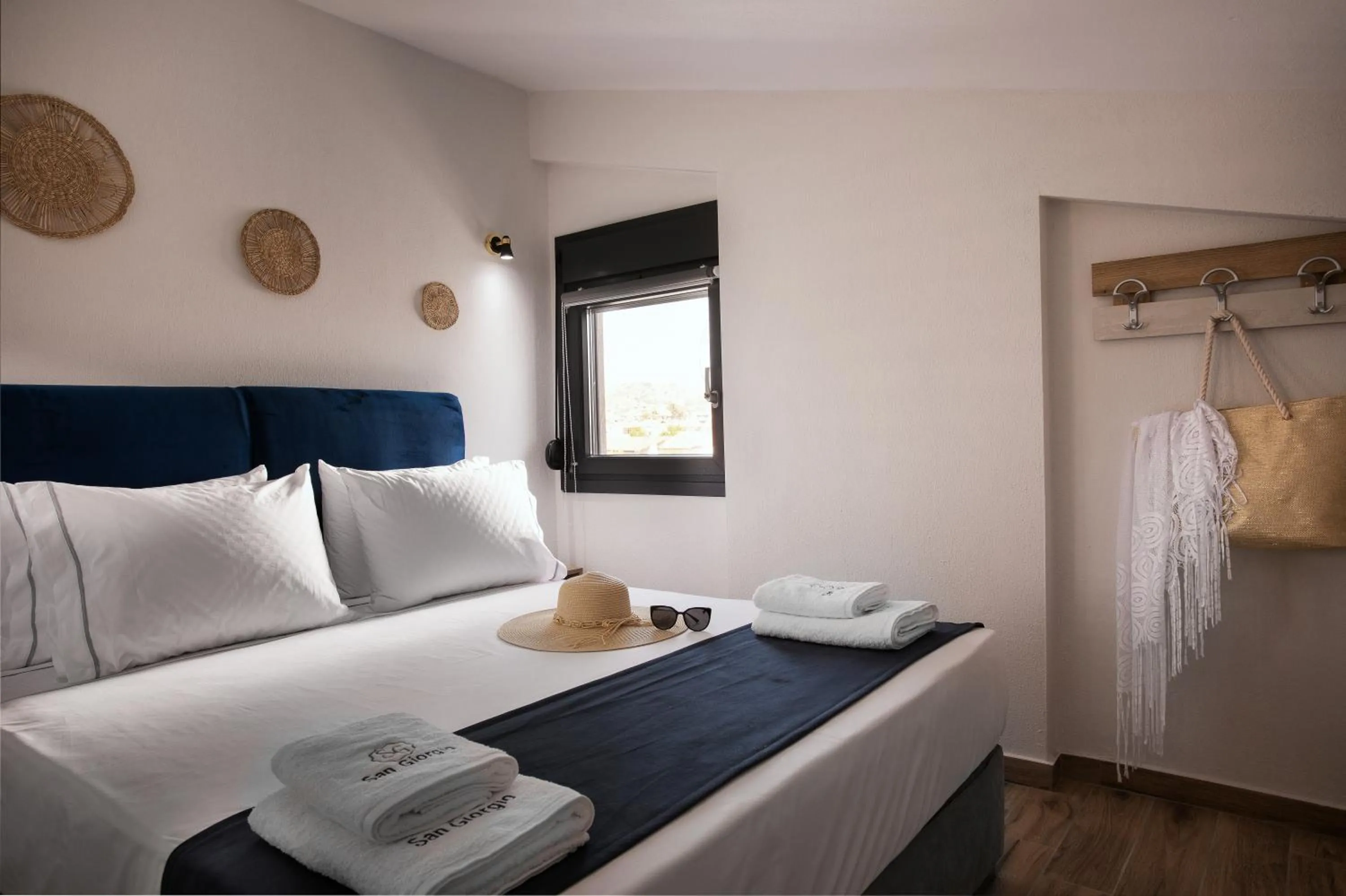 Bed in San Giorgio Apartments Nikiti