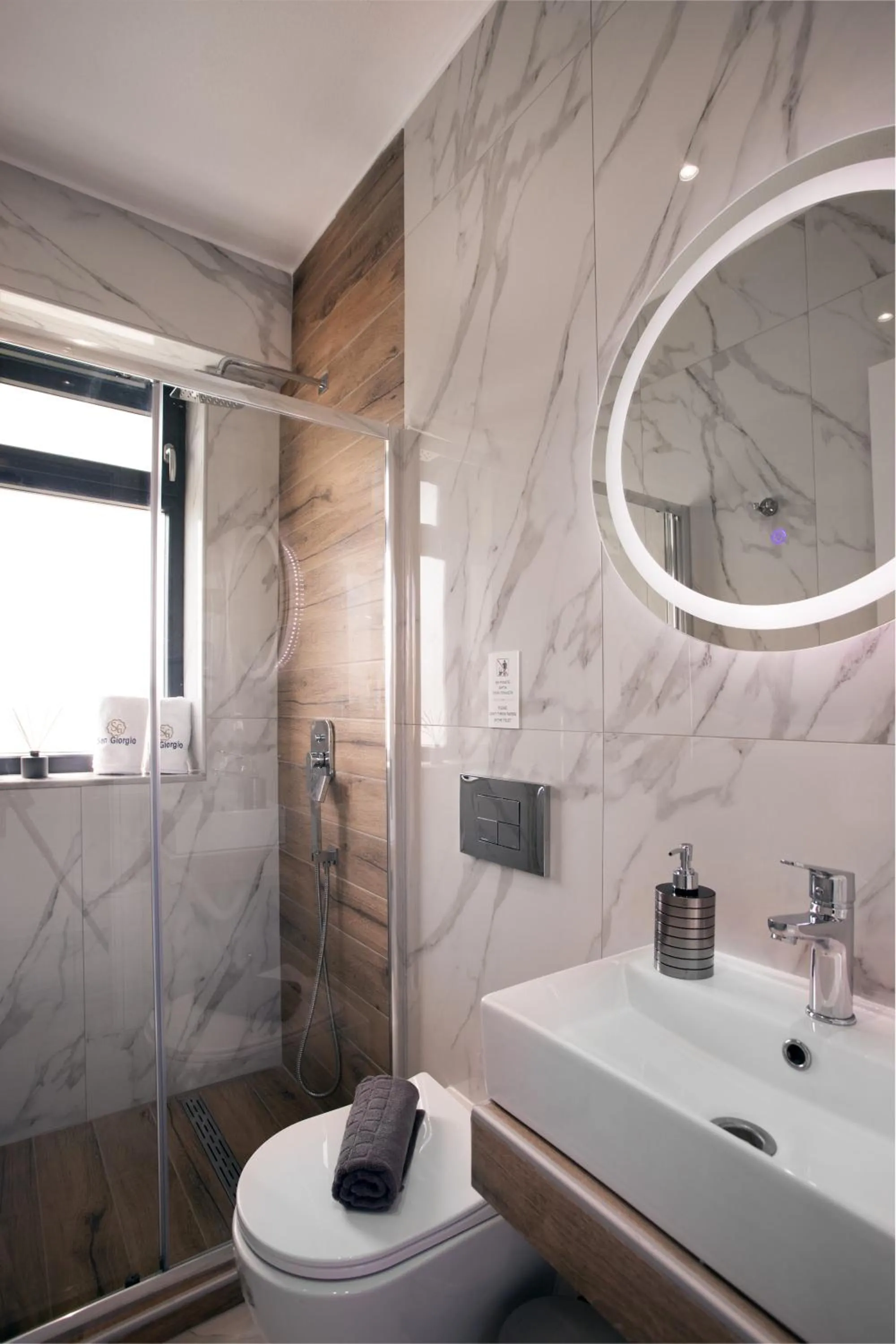 Shower in San Giorgio Apartments Nikiti