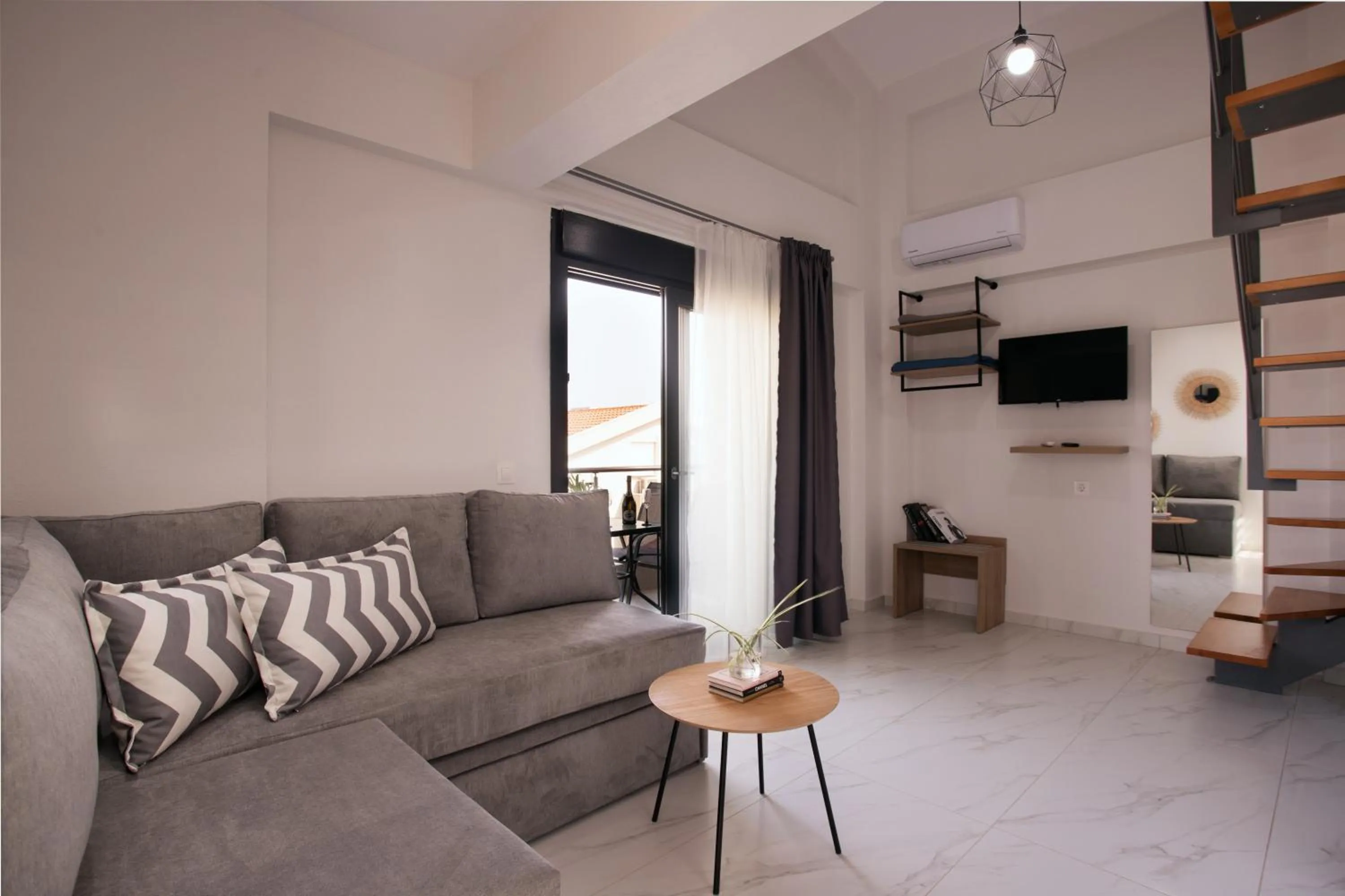 TV and multimedia in San Giorgio Apartments Nikiti