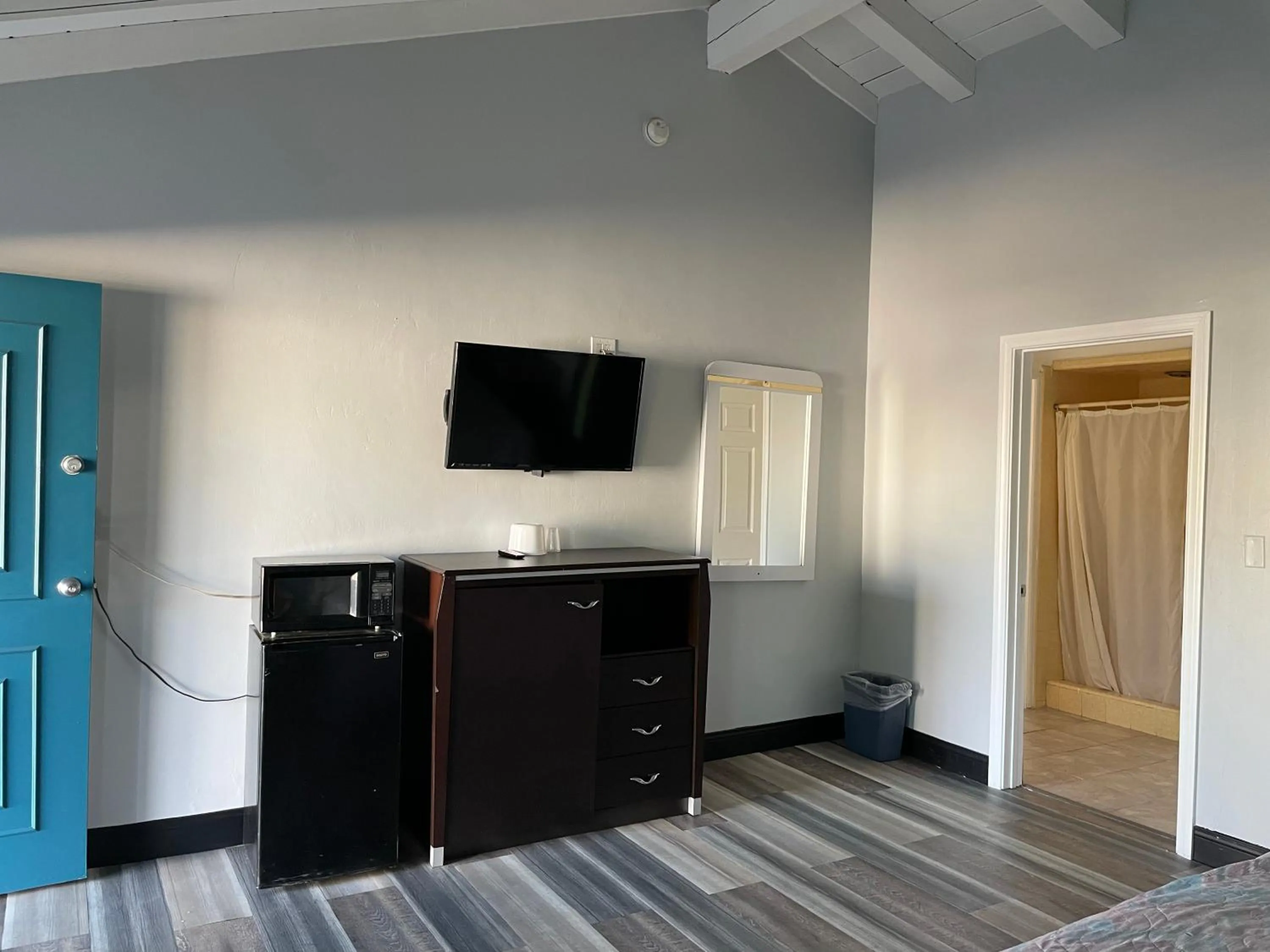 TV and multimedia in La Casa Motel, Garden Grove - Anaheim