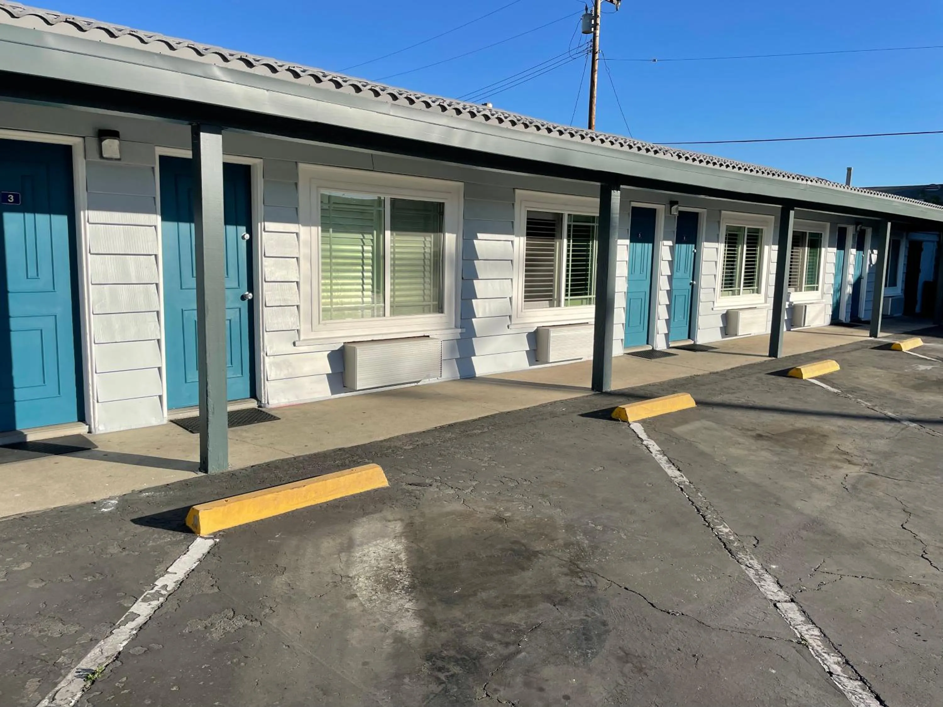 Property building in La Casa Motel, Garden Grove - Anaheim
