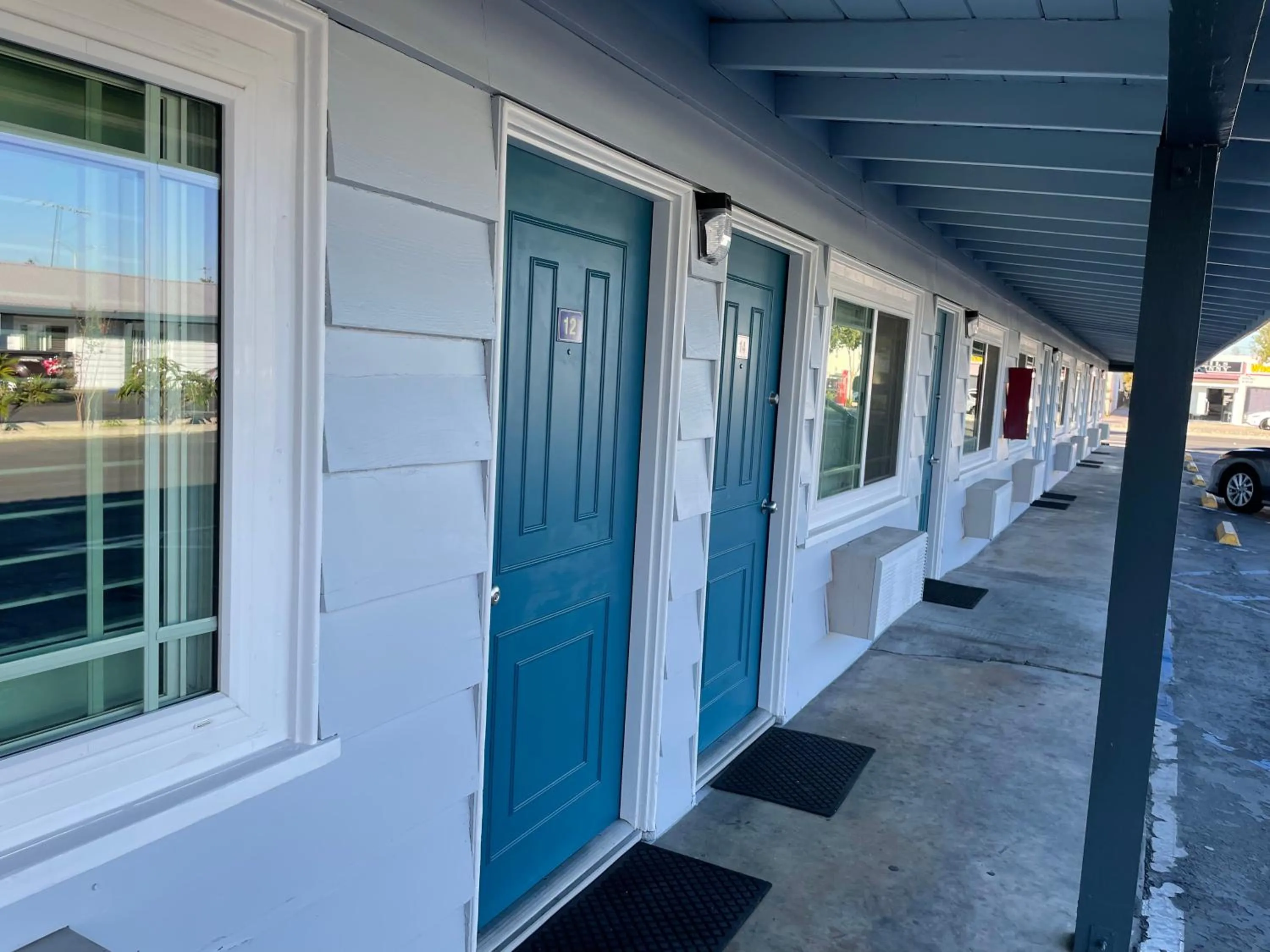 Property building in La Casa Motel, Garden Grove - Anaheim