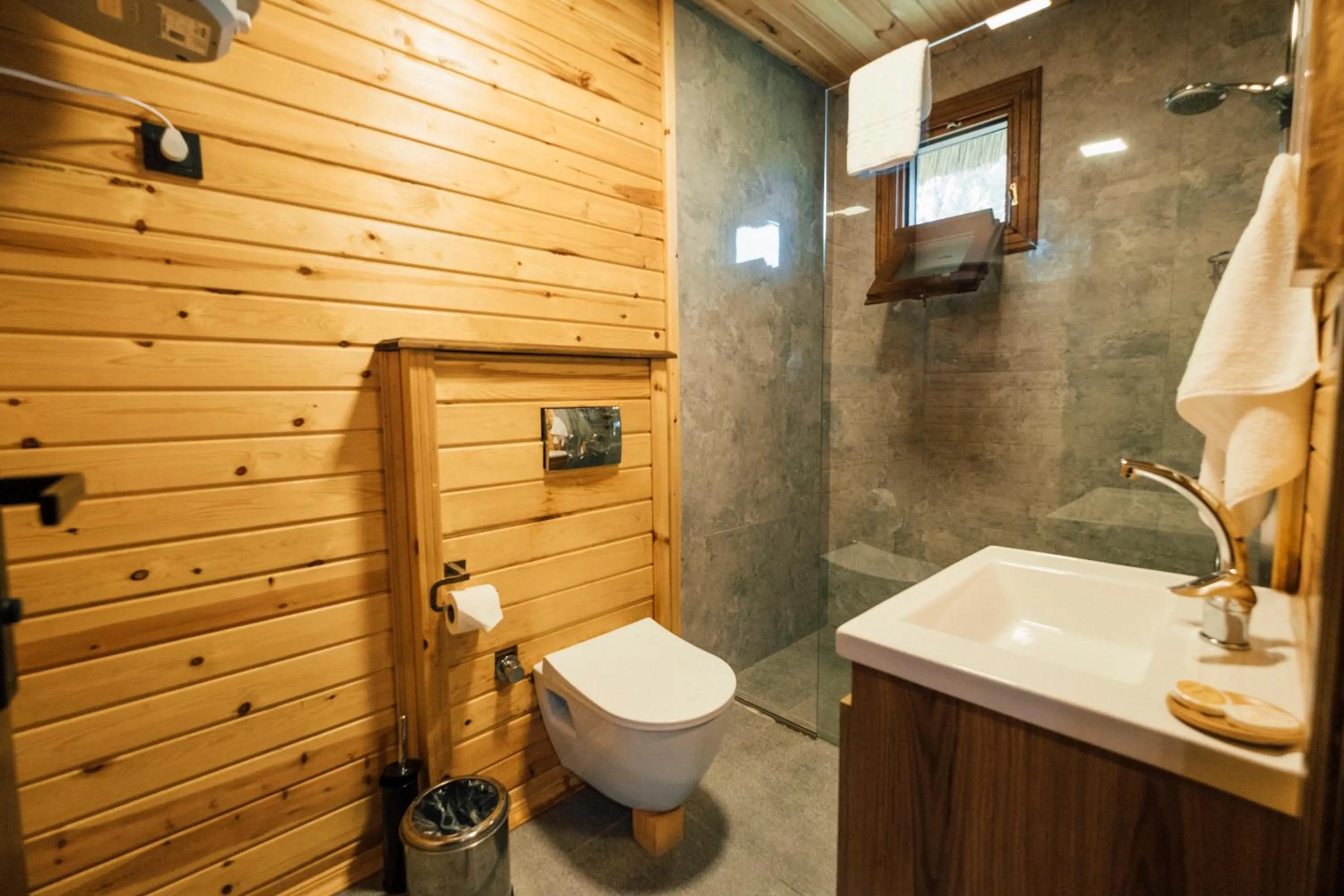 Shower in Dedeman Village Sapanca