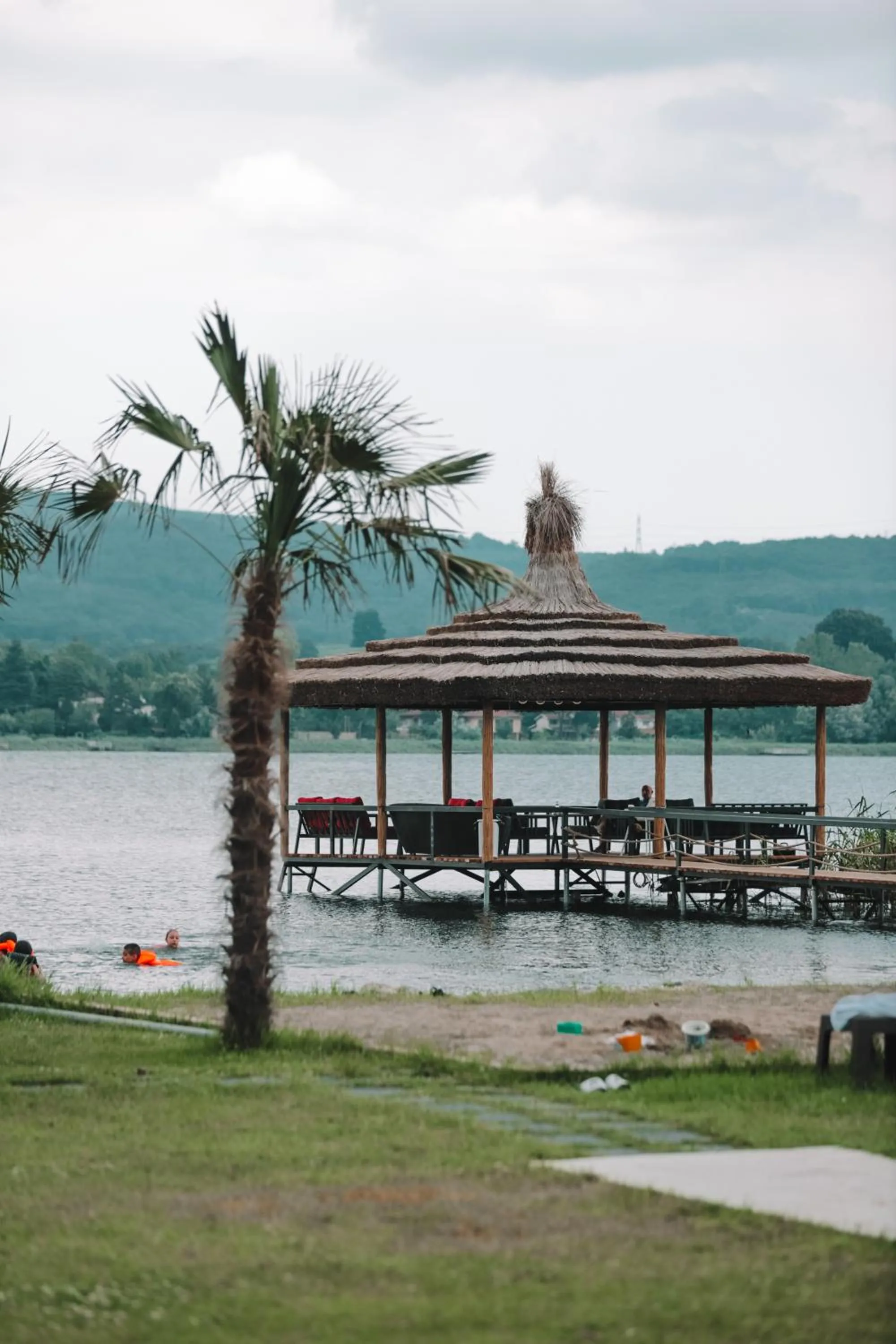 Beach in Dedeman Village Sapanca