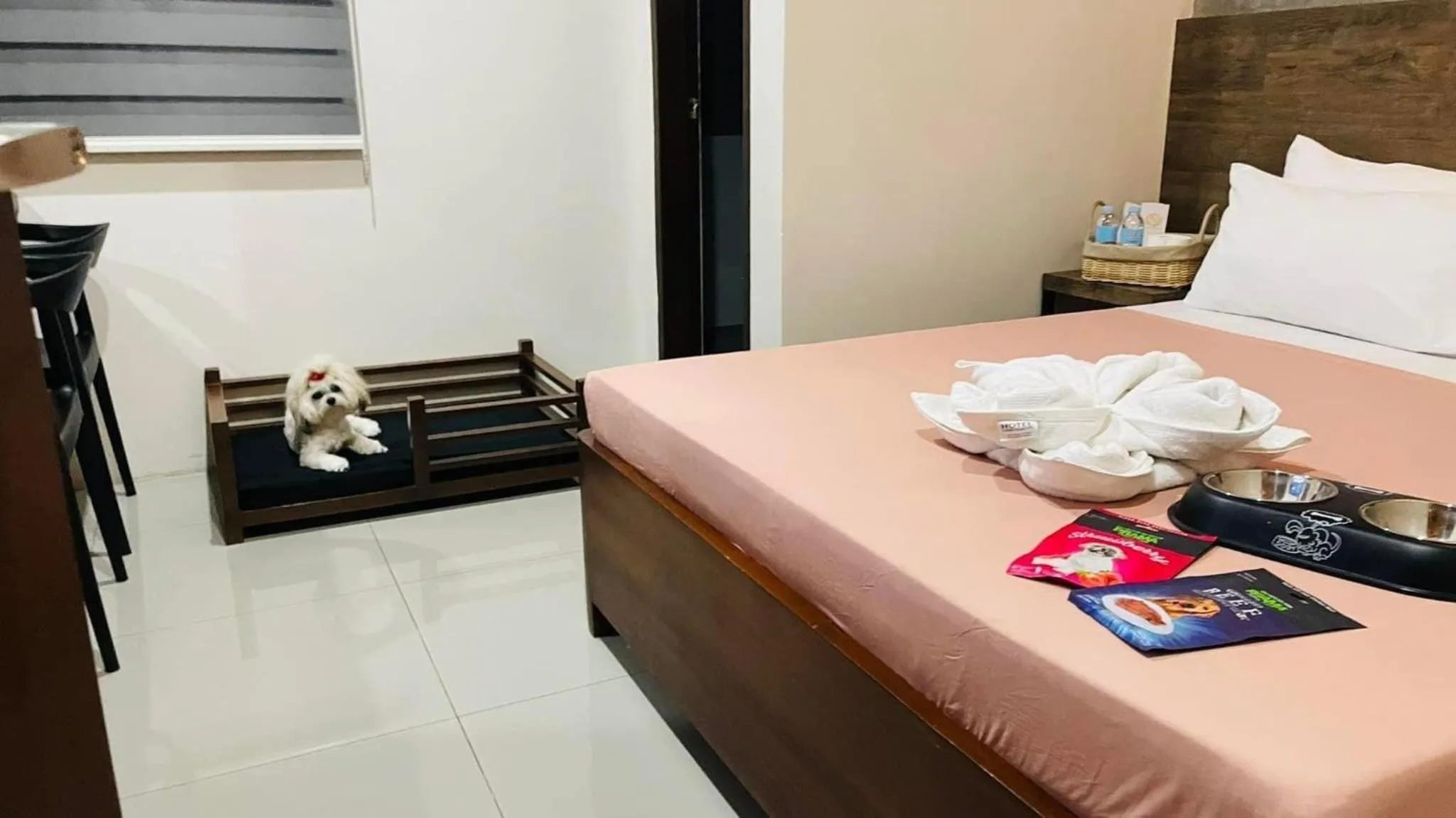 Bed in A&E Apartelle