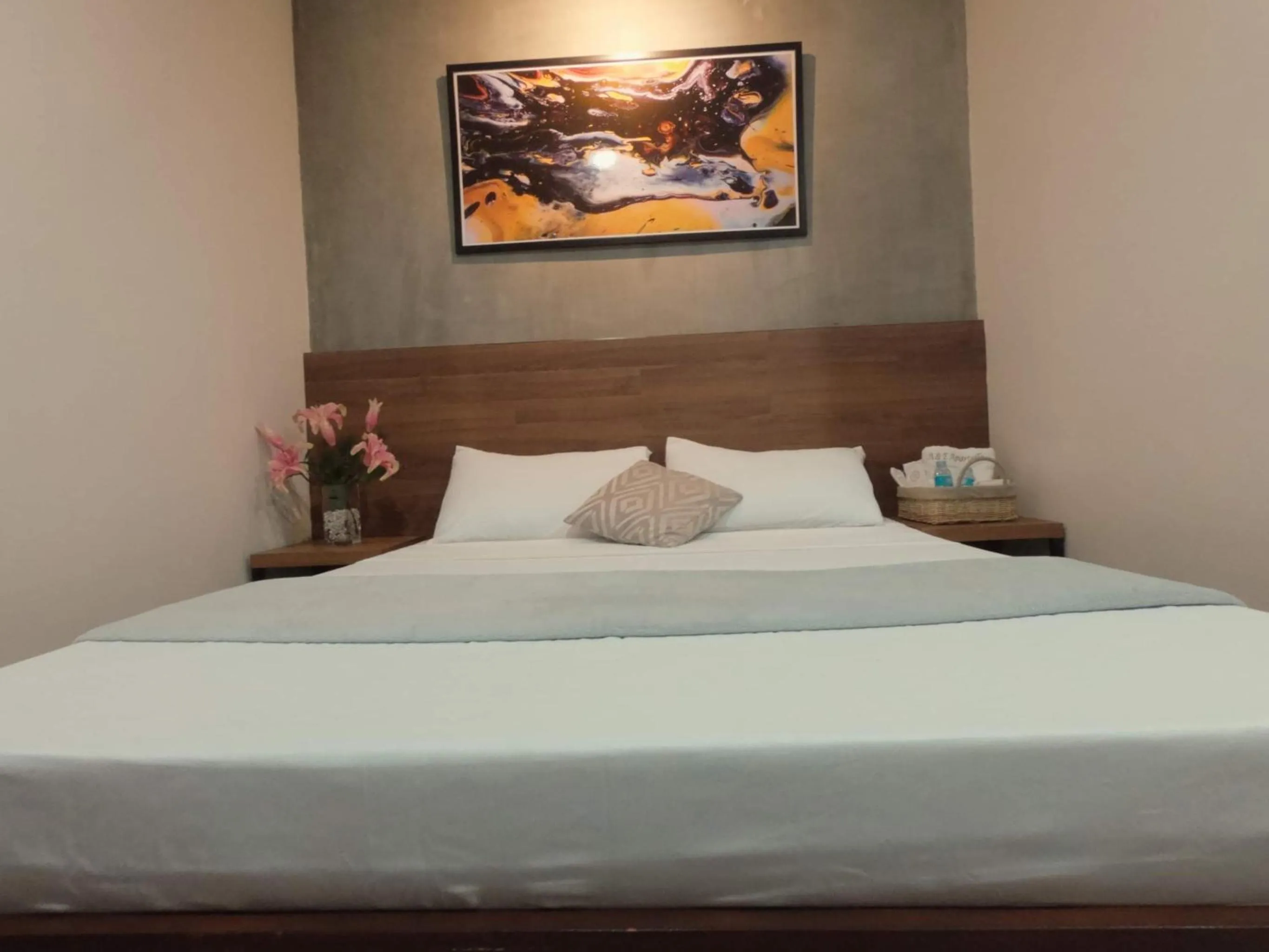 Bed in A&E Apartelle