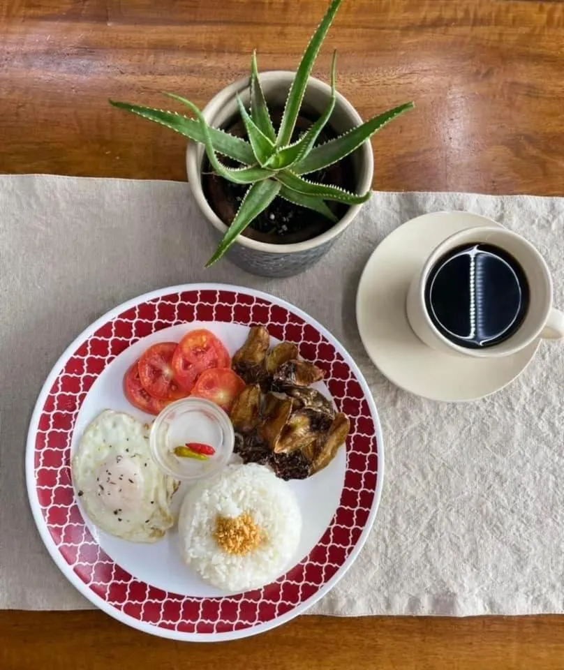 Food and drinks in A&E Apartelle