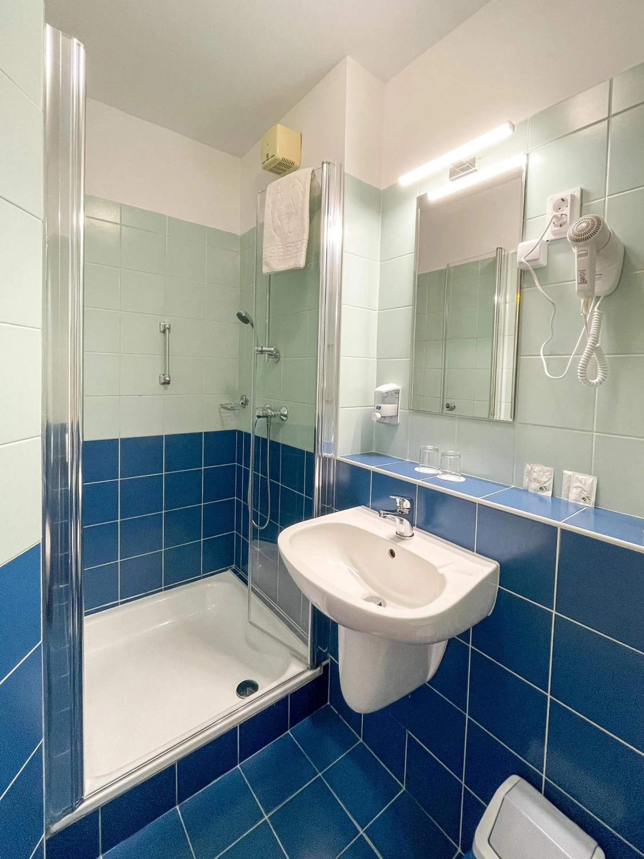 Shower in Tisza Sport Hotel