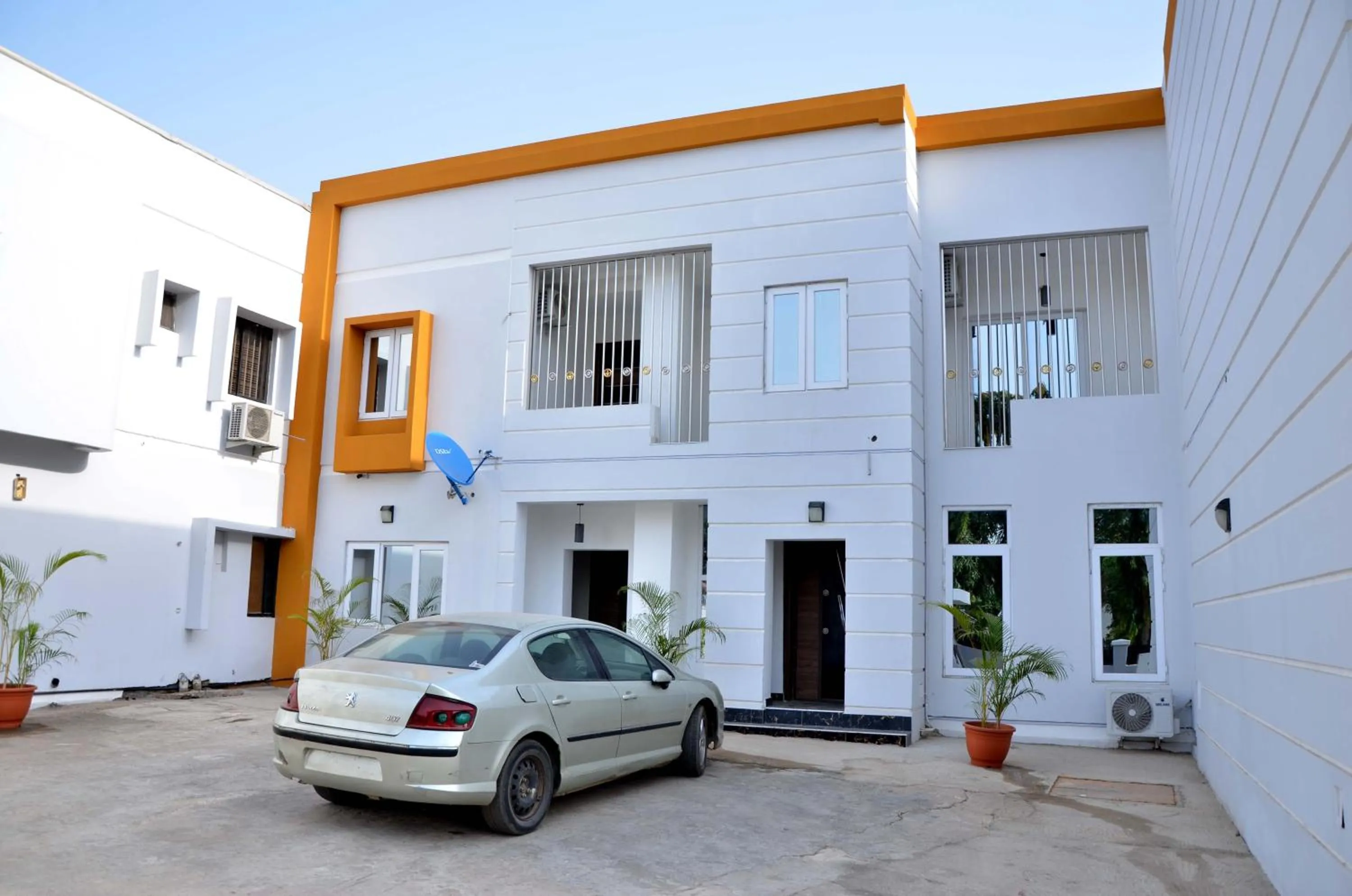 Property building in Orange Roof Lodge