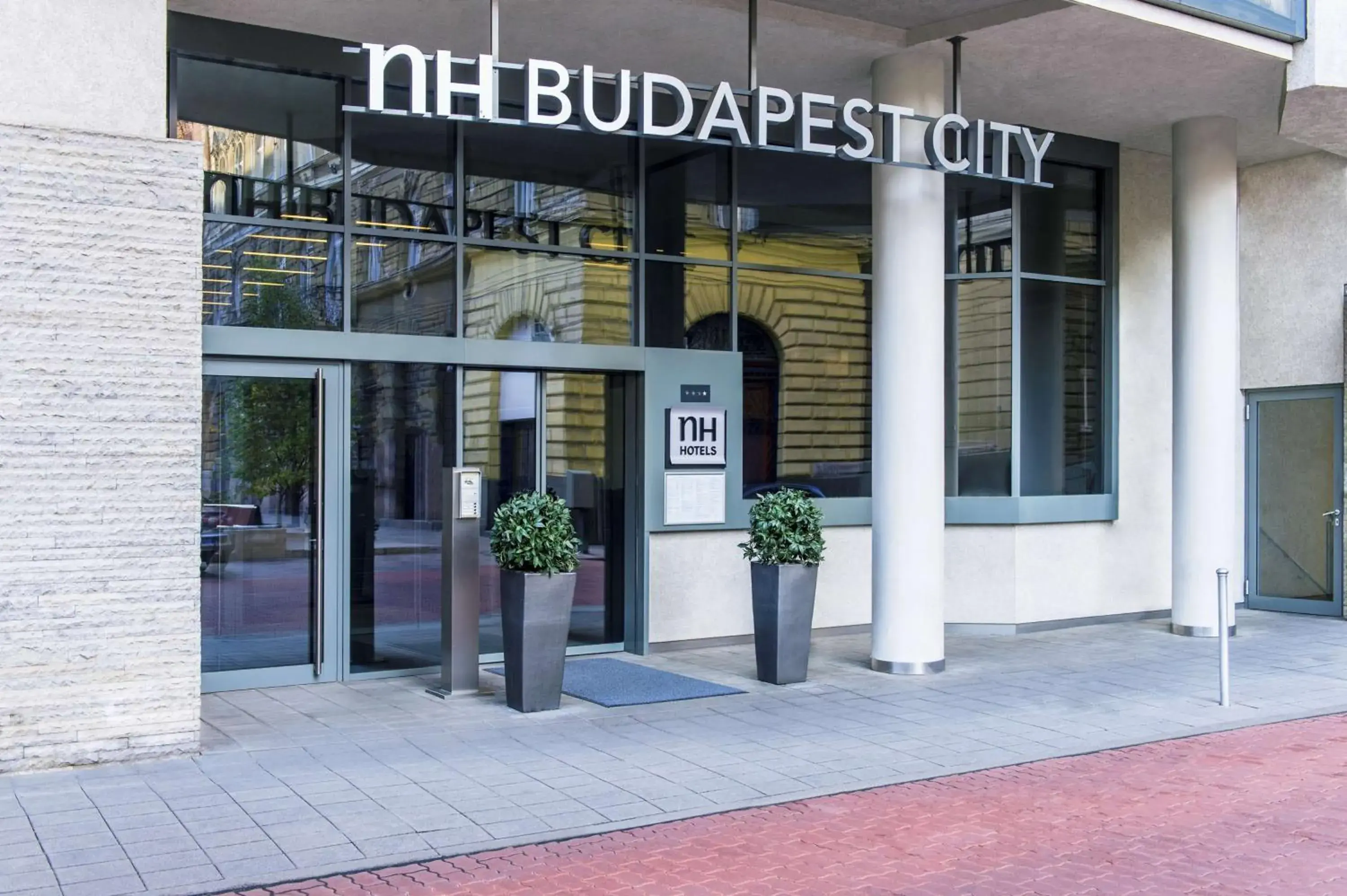 Property building in NH Budapest City Property building in NH Budapest City