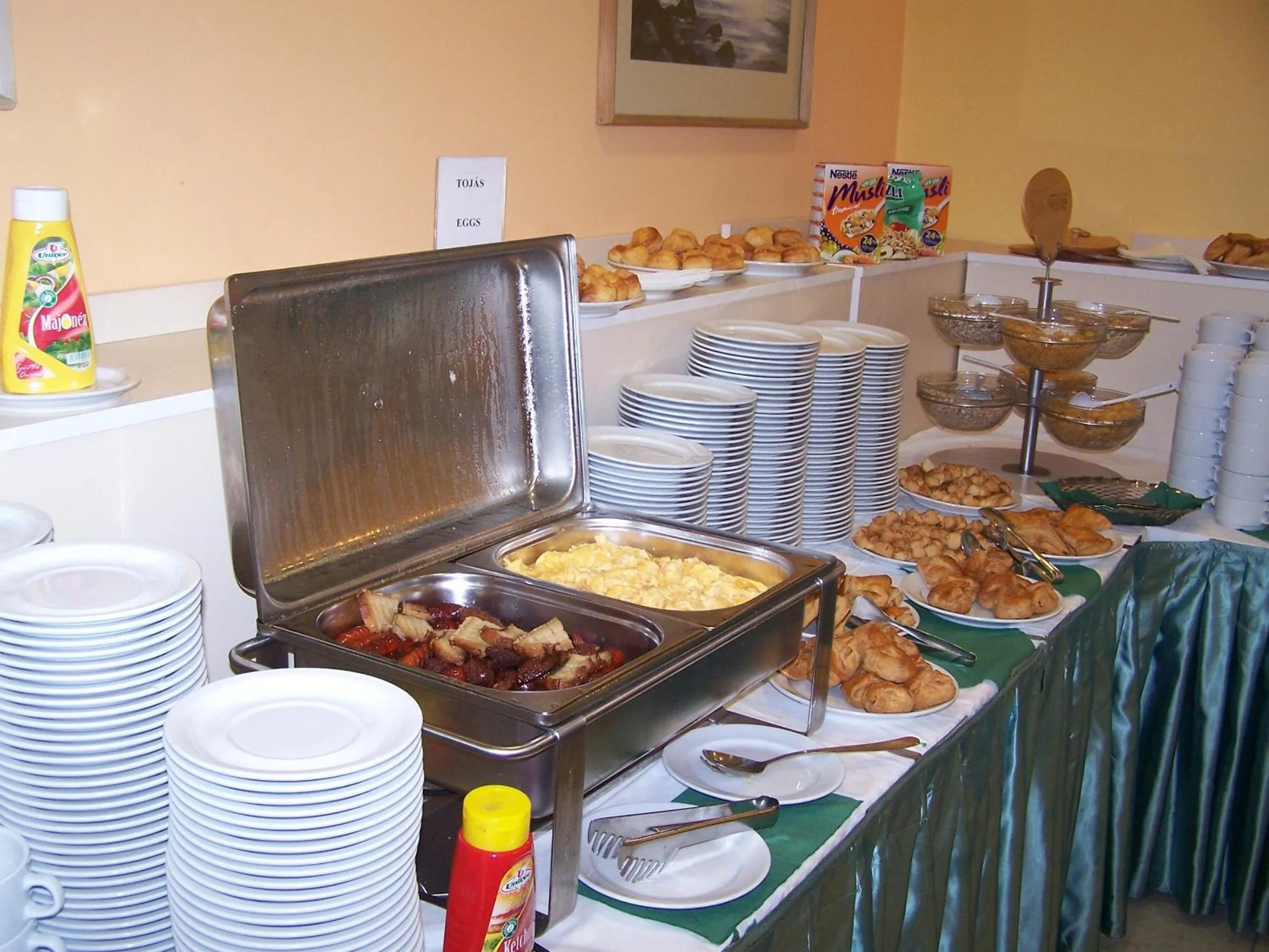 Food and drinks in Hotel Bara Budapest