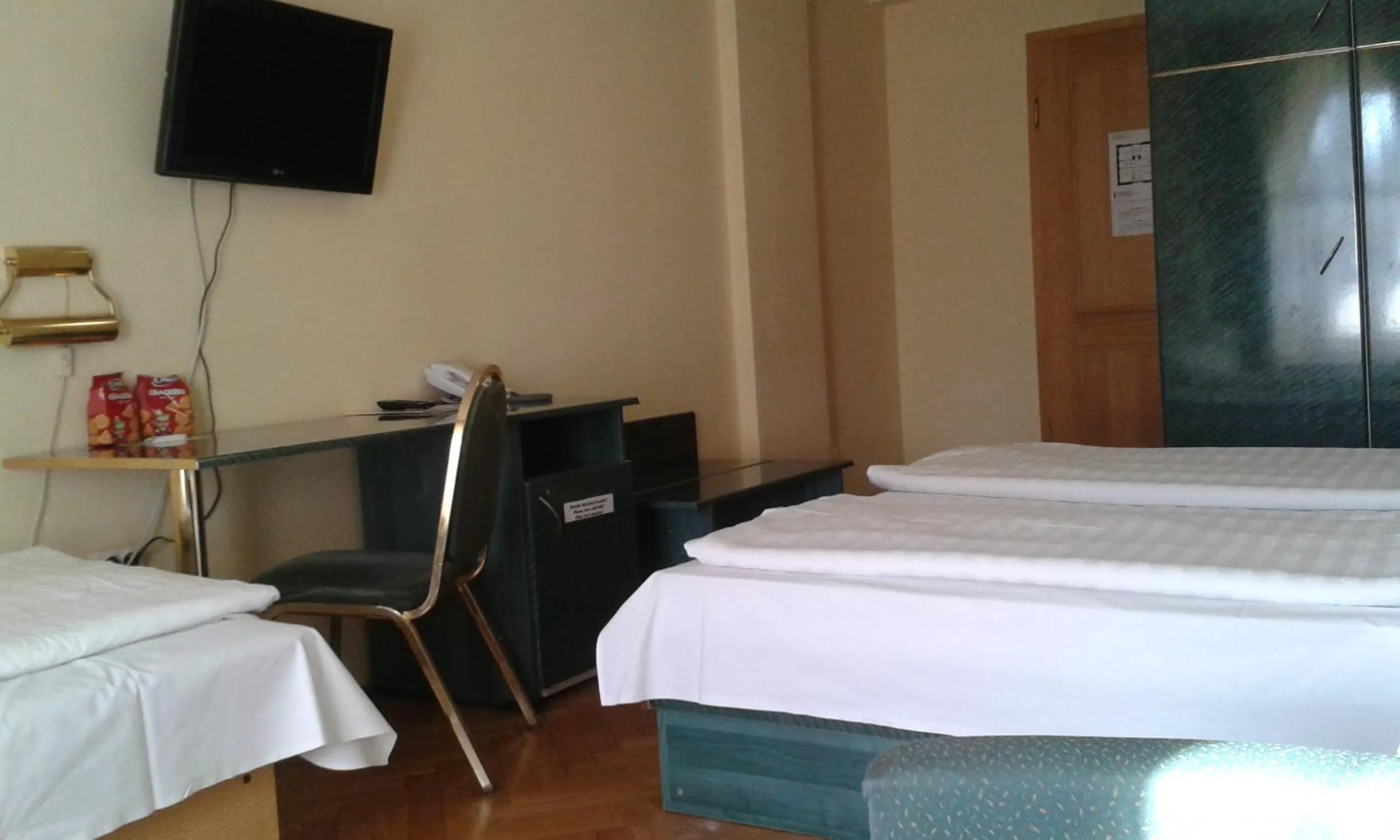 Bed in Hotel Bara Budapest