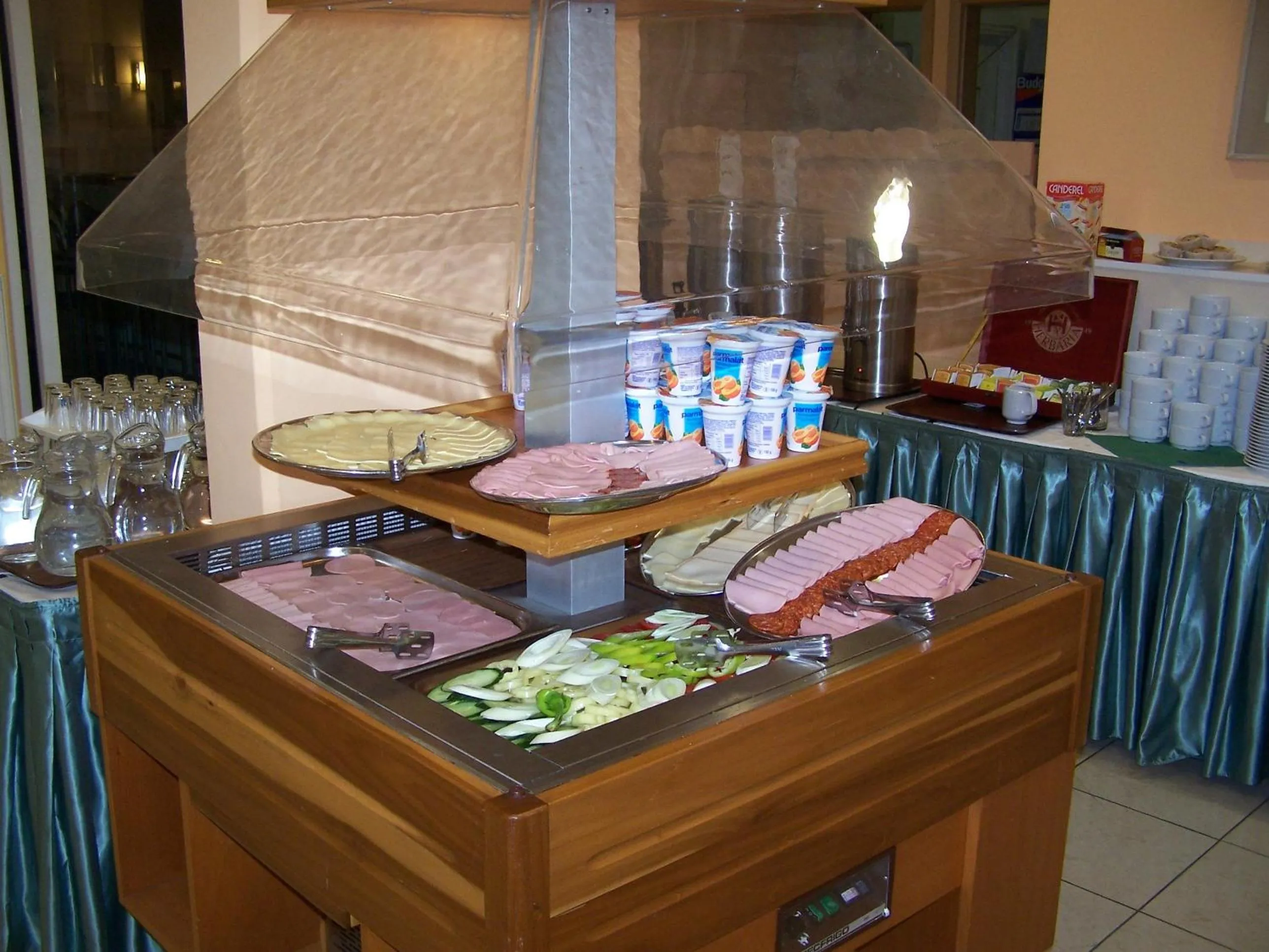 Food and drinks in Hotel Bara Budapest