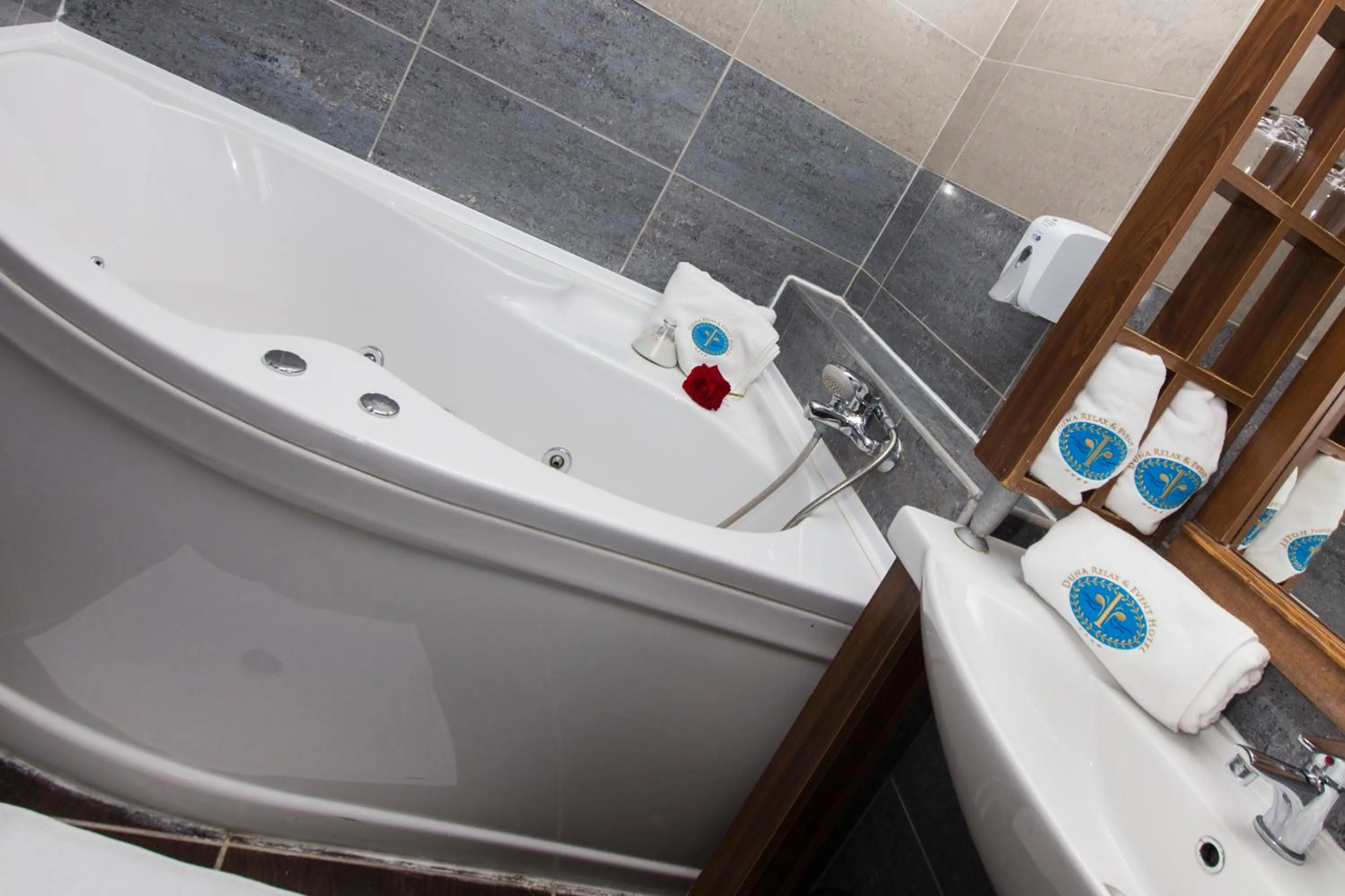 Bathroom in Duna Relax Hotel Ráckeve