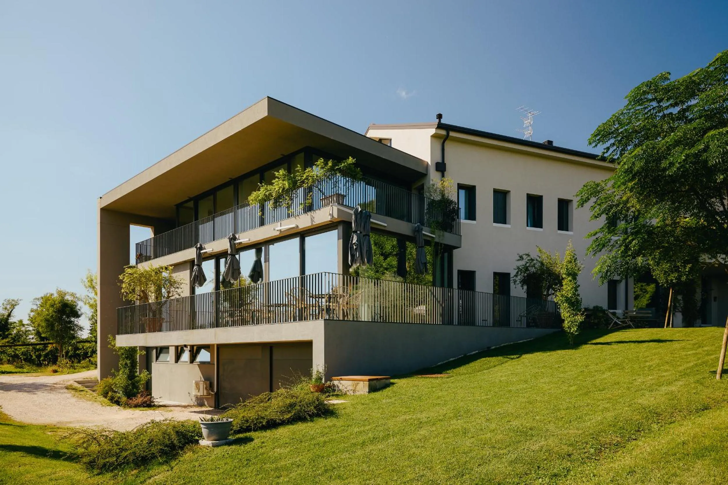 Stilla Rooms & Contemporary Cuisine
