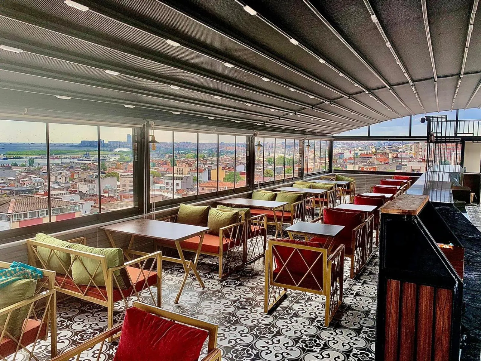 Restaurant/places to eat in Grand Balyan Hotel & Restaurant