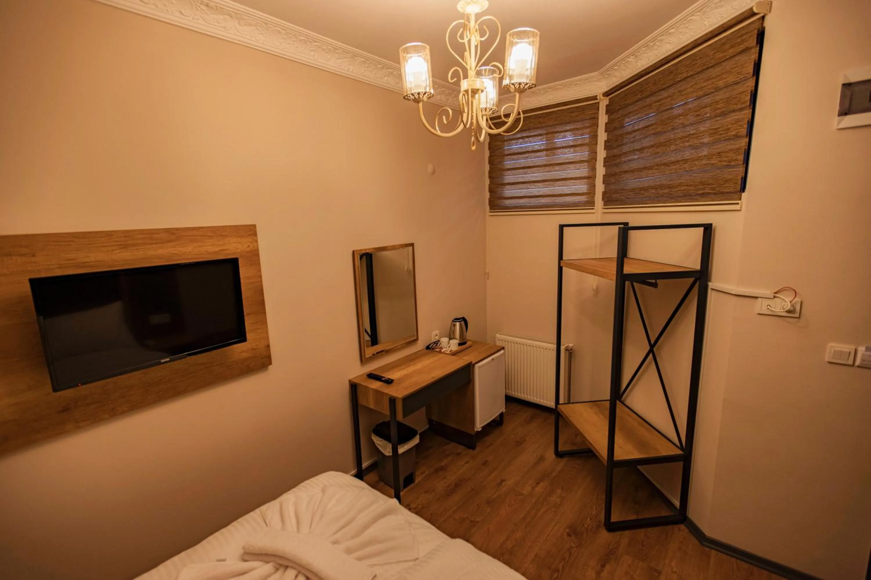 TV and multimedia, Bed in Grand Balyan Hotel & Restaurant