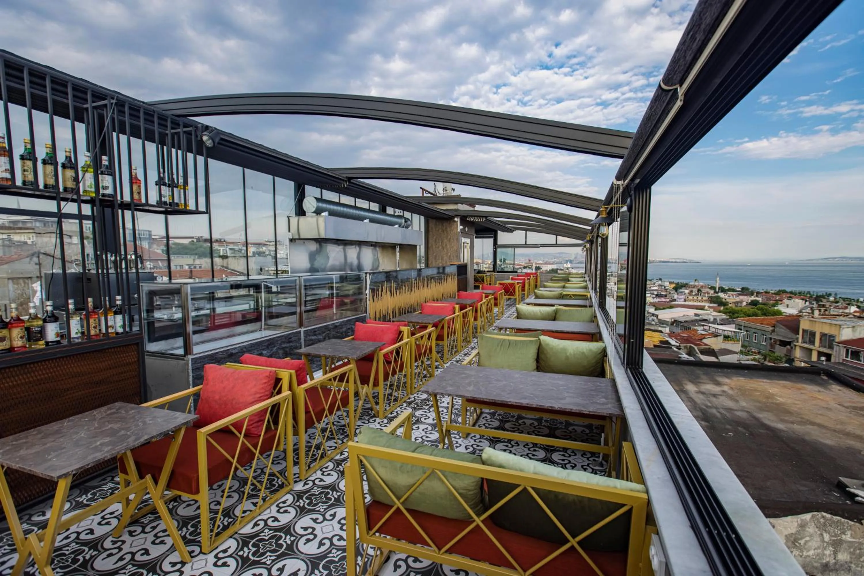 Restaurant/places to eat in Grand Balyan Hotel & Restaurant