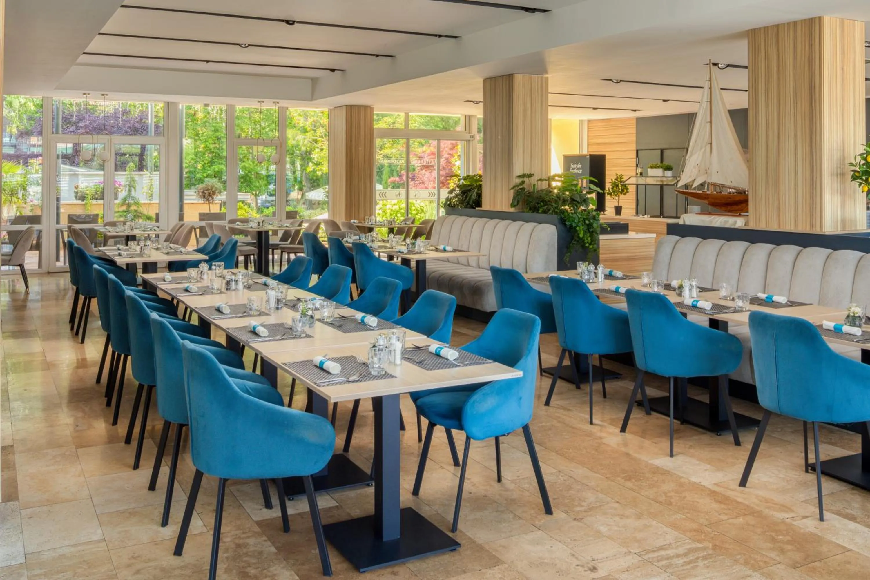 Restaurant/places to eat in Sungarden Wellness Hotel Siófok