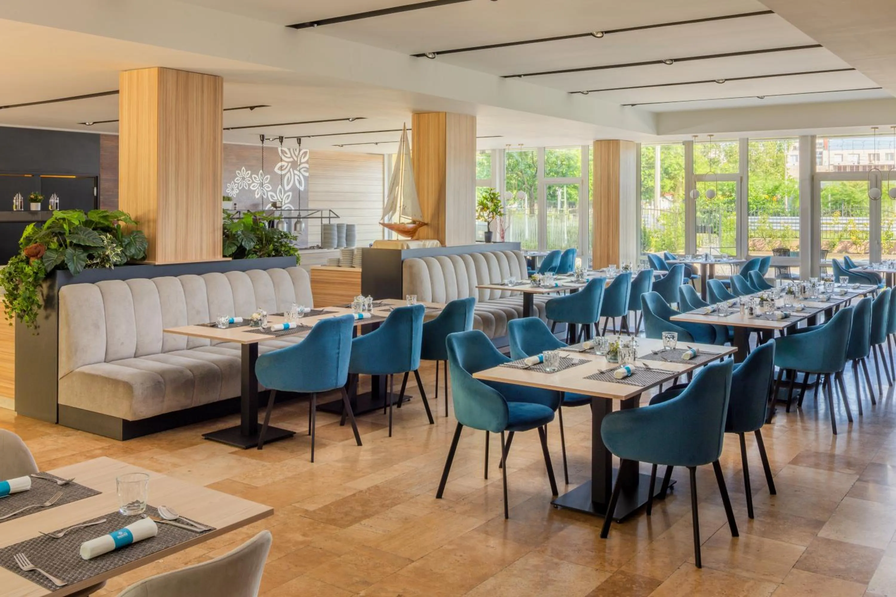 Restaurant/places to eat in Sungarden Wellness Hotel Siófok