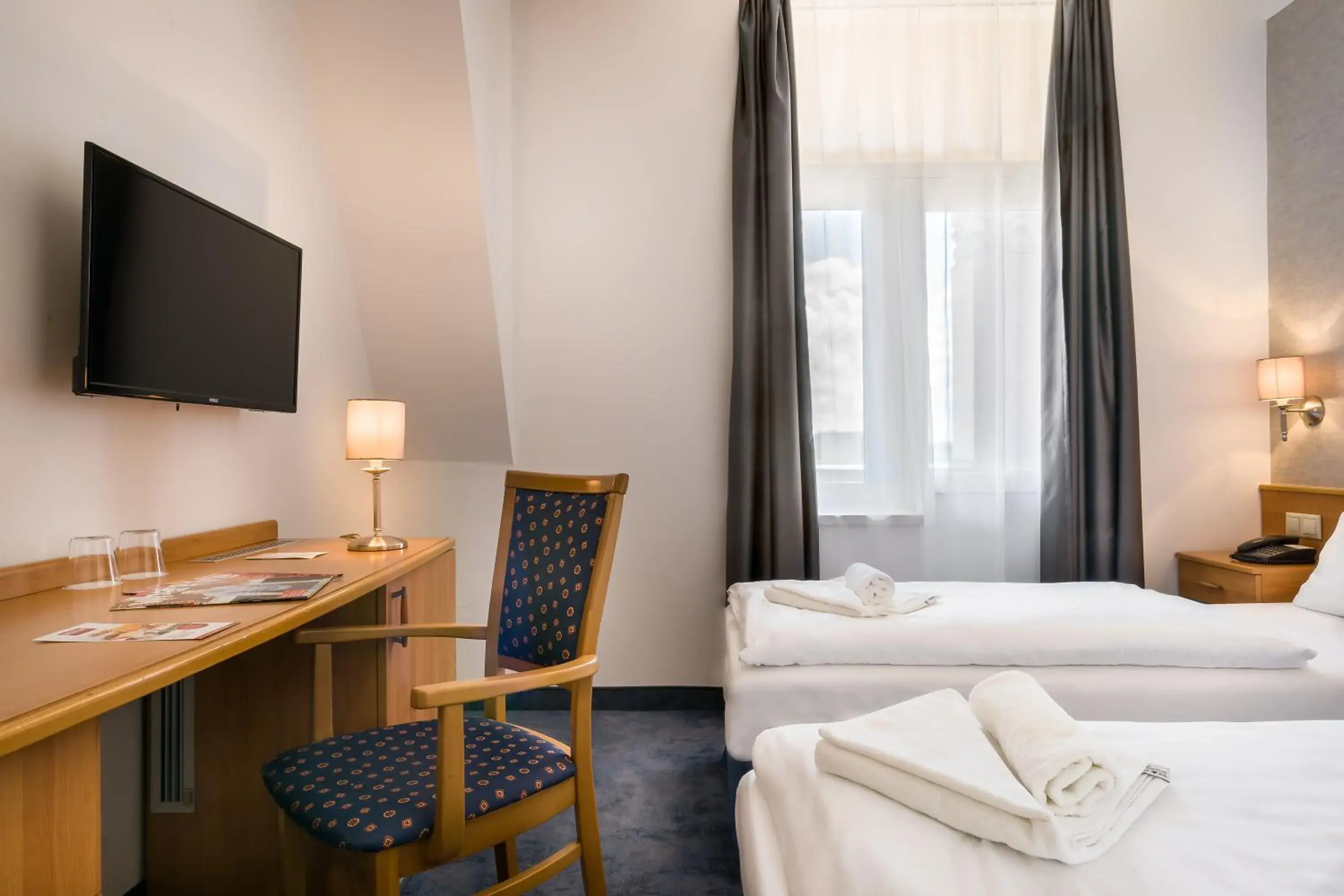 TV and multimedia, Bed in East City Budapest TV and multimedia, Bed in East City Budapest