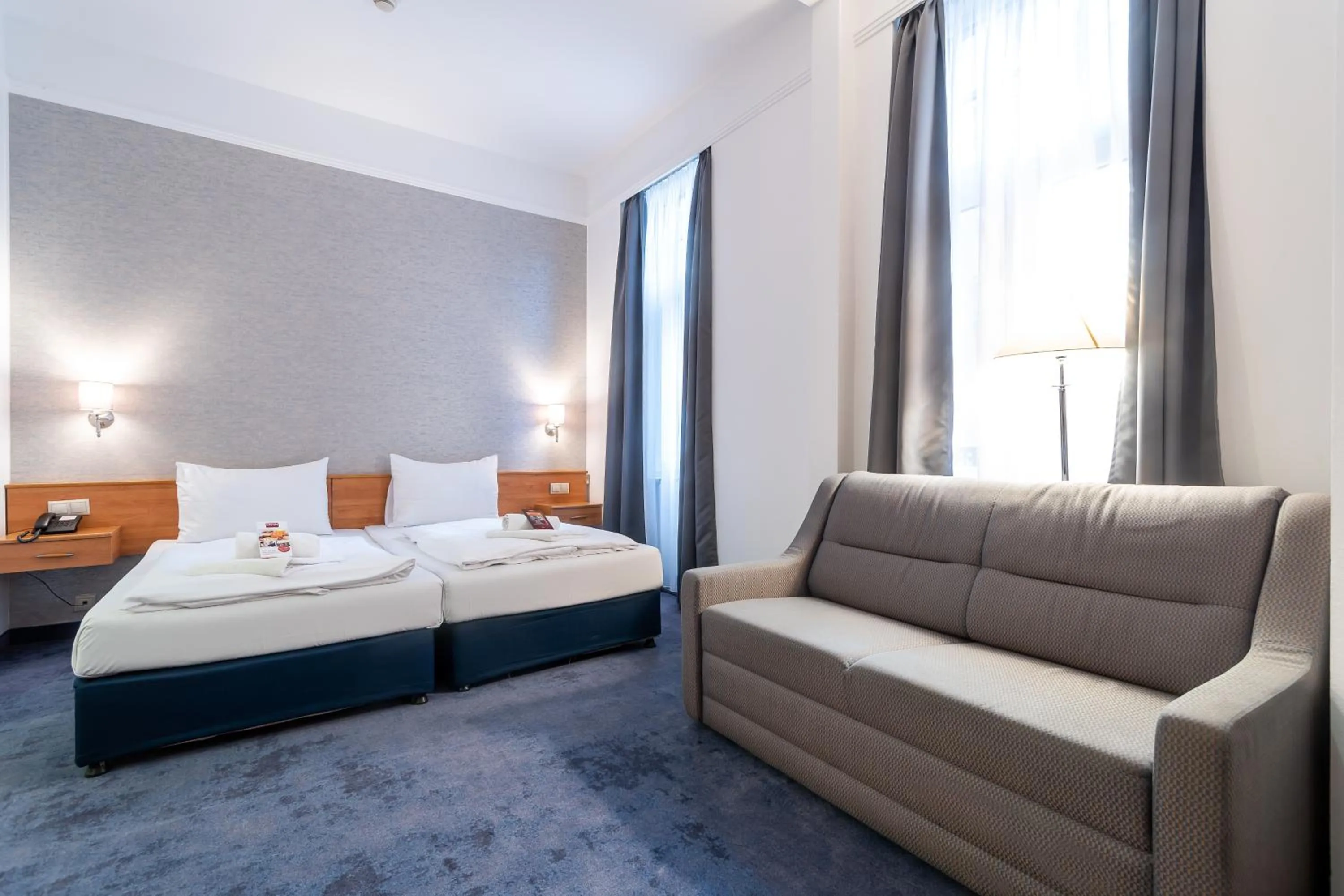 Photo of the whole room in East City Budapest