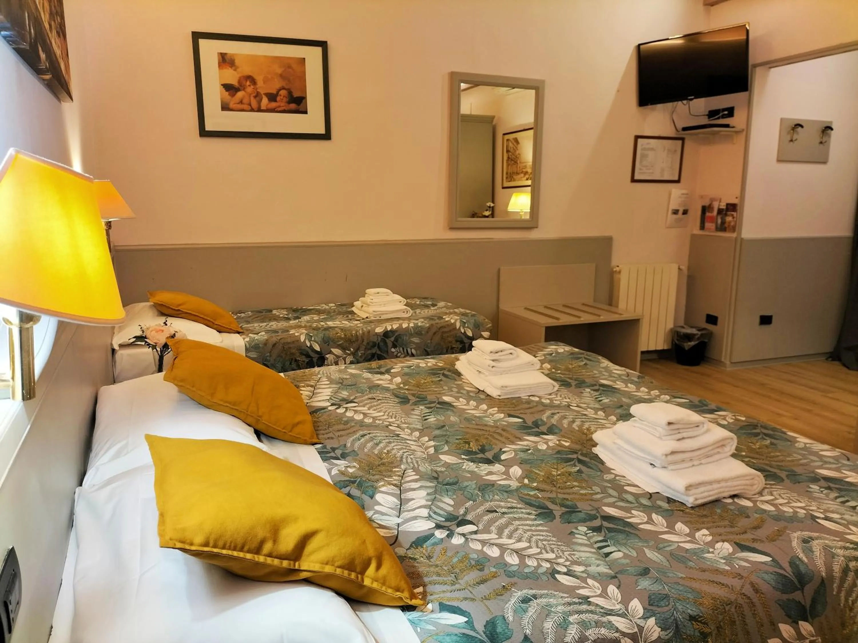 Bed in Hotel Camilla Firenze