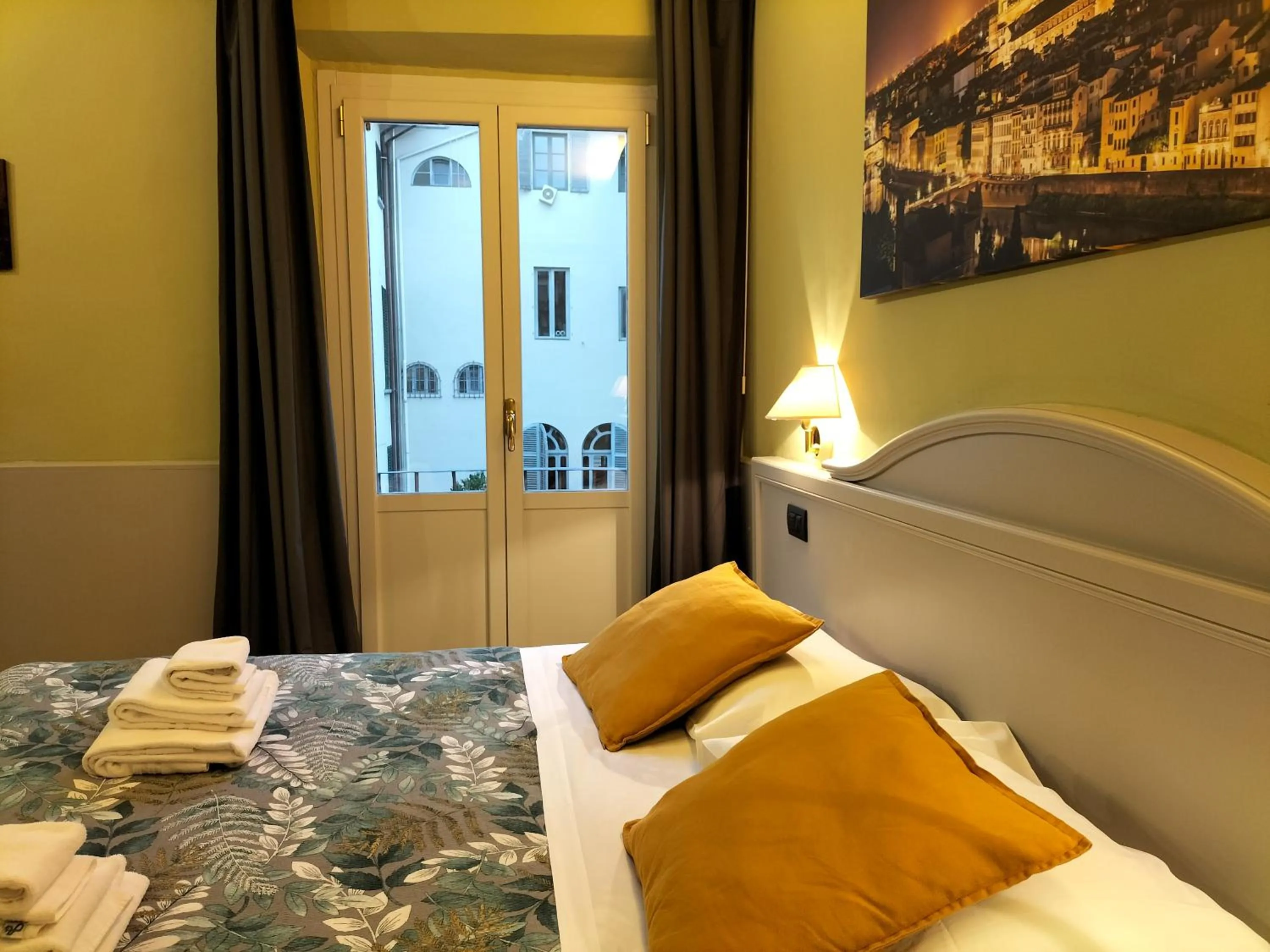 Bed in Hotel Camilla Firenze