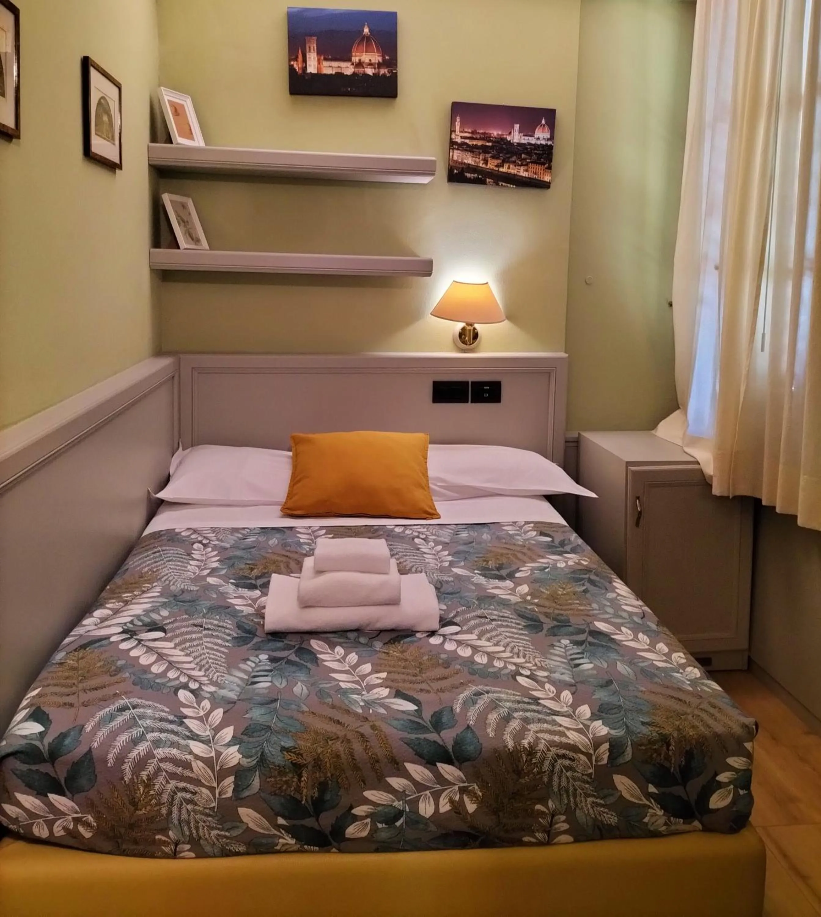 Bed in Hotel Camilla Firenze